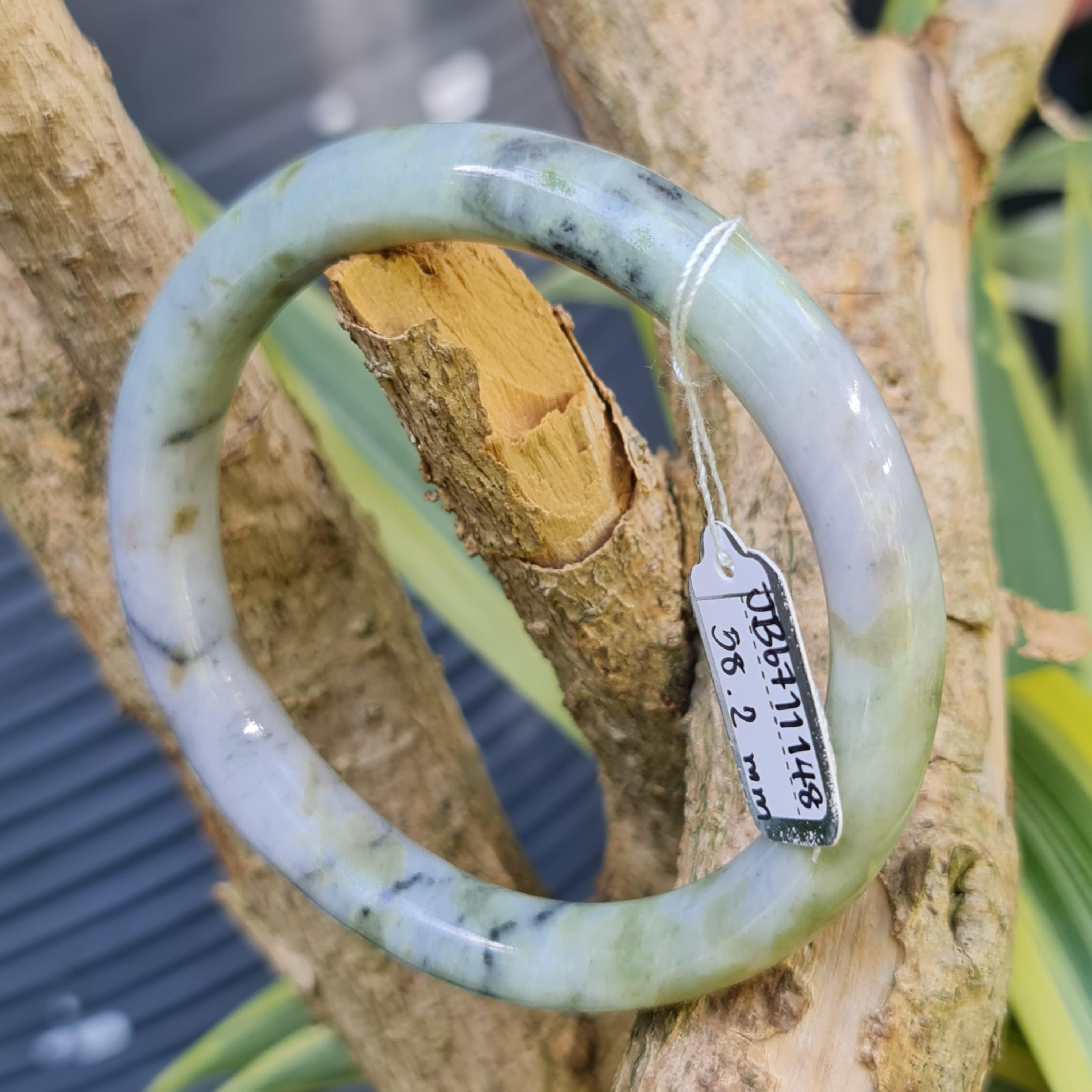 JB6711148 หยก พม่า แท้ Jade กำไลหยก 58.2 มม. (Jadeite bracelet) พม่า (Myanmar)