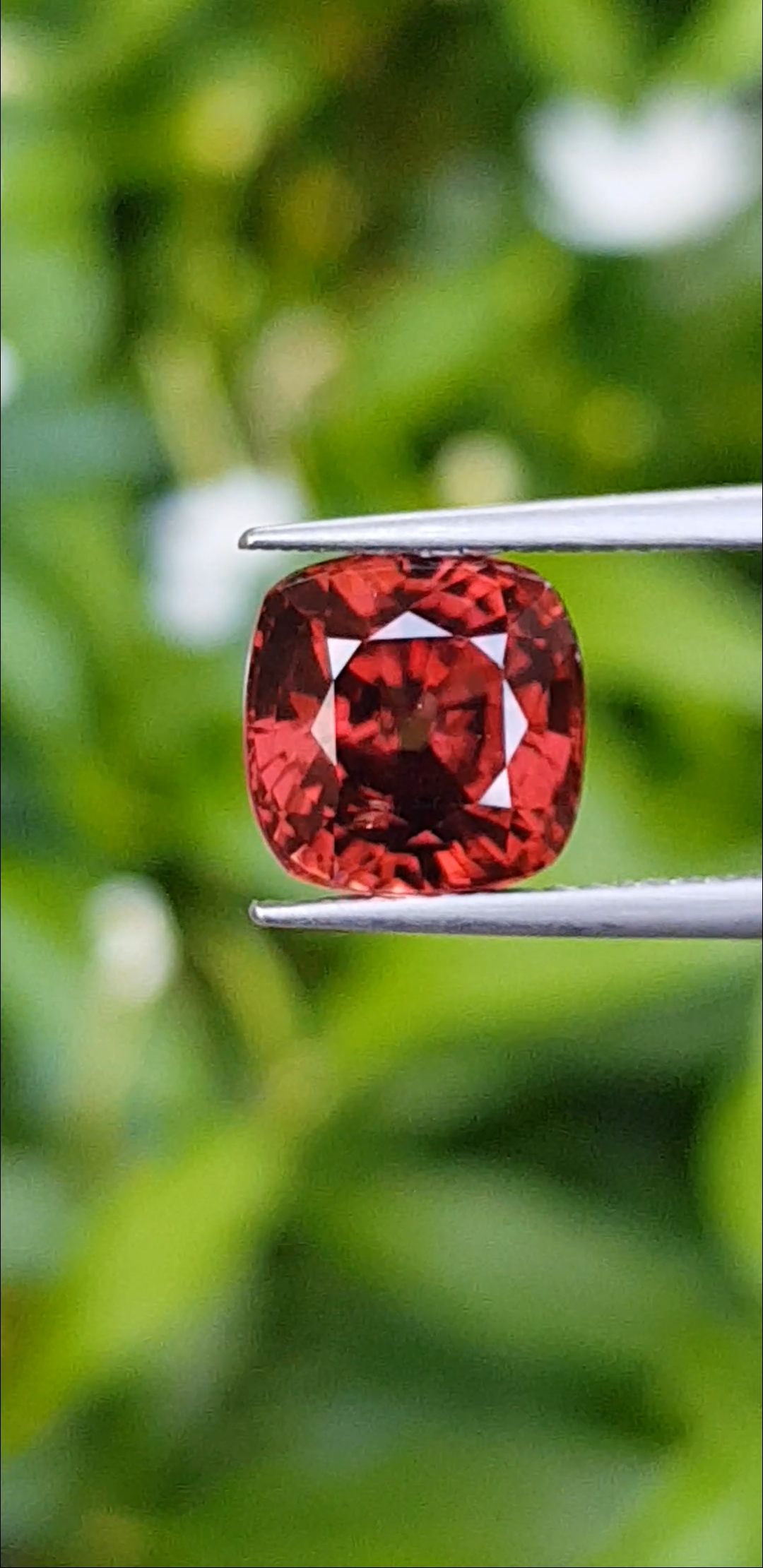 พลอย เพทาย Natural Zircon 4.55 Cts. มีใบเซอร์ พลอยแท้ อัญมณีมงคลประจําวันเกิด เครื่องประดับพลอย