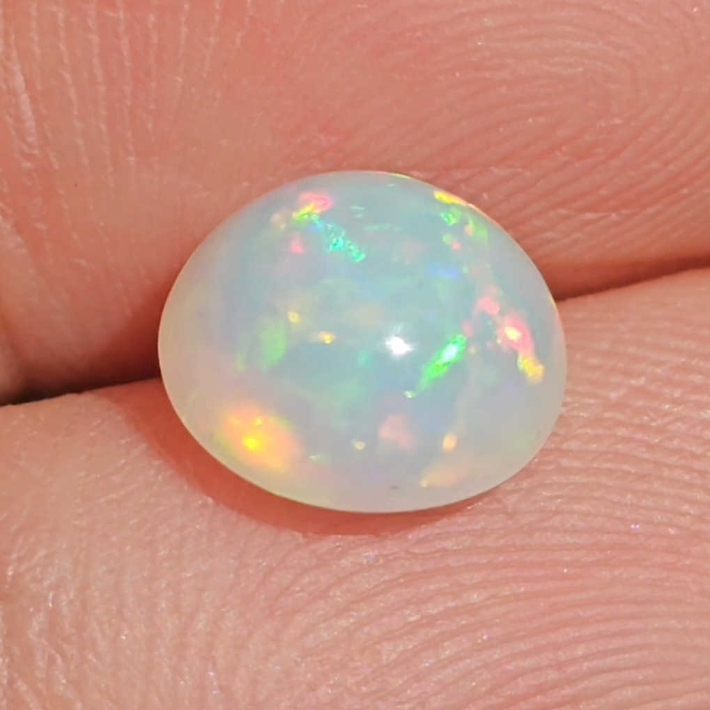 พลอย ไวท์ โอปอล White Opal 1.89 กะรัต (Cts.) พลอยแท้ อัญมณีมงคลประจําวันเกิด เครื่องประดับพลอย