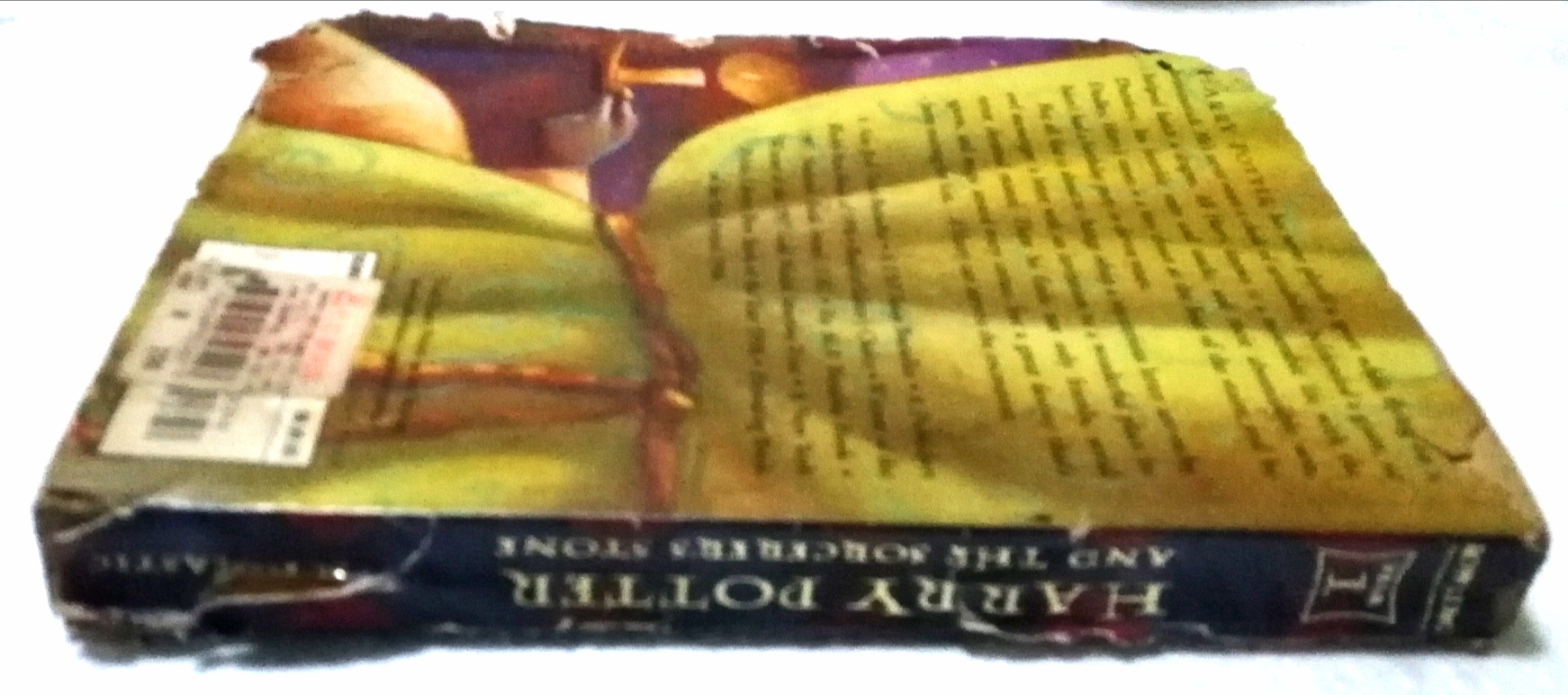 หนังสือเก่า มีรอยชำรุดตามภาพ, ฉบับภาษาอังกฤษ Harry Potter and the sorcerer's Stone แฮร์รี่พ็อตเตอร์กับศิลาอาถรรพ์