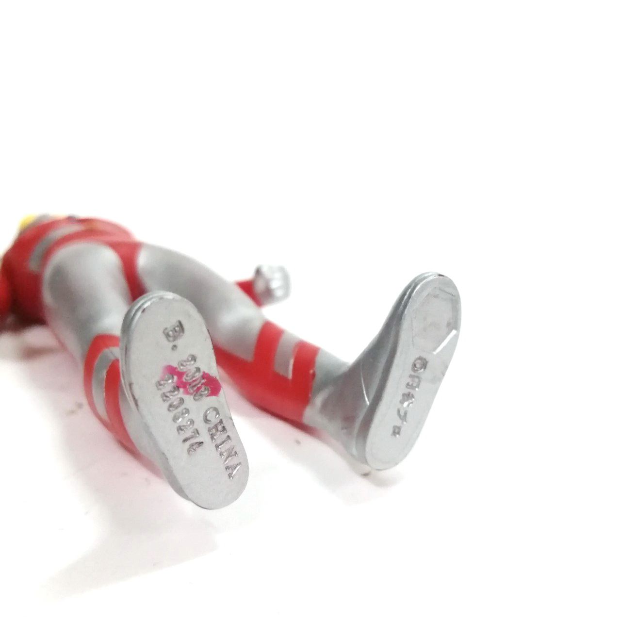 ซอฟ 5.5 นิ้ว ขนาดตามรูป อุลตร้าแมน80 งานปี 2013 สภาพดี มีรอยบ้าง