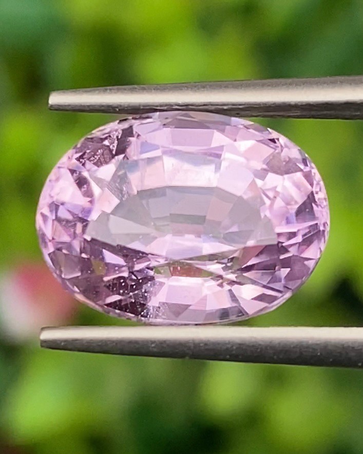 พลอย คุนไซท์ Kunzite 6.30 กะรัต (Cts.) พลอยแท้อัญมณีมงคล ประจําวันเกิด เครื่องประดับพลอย