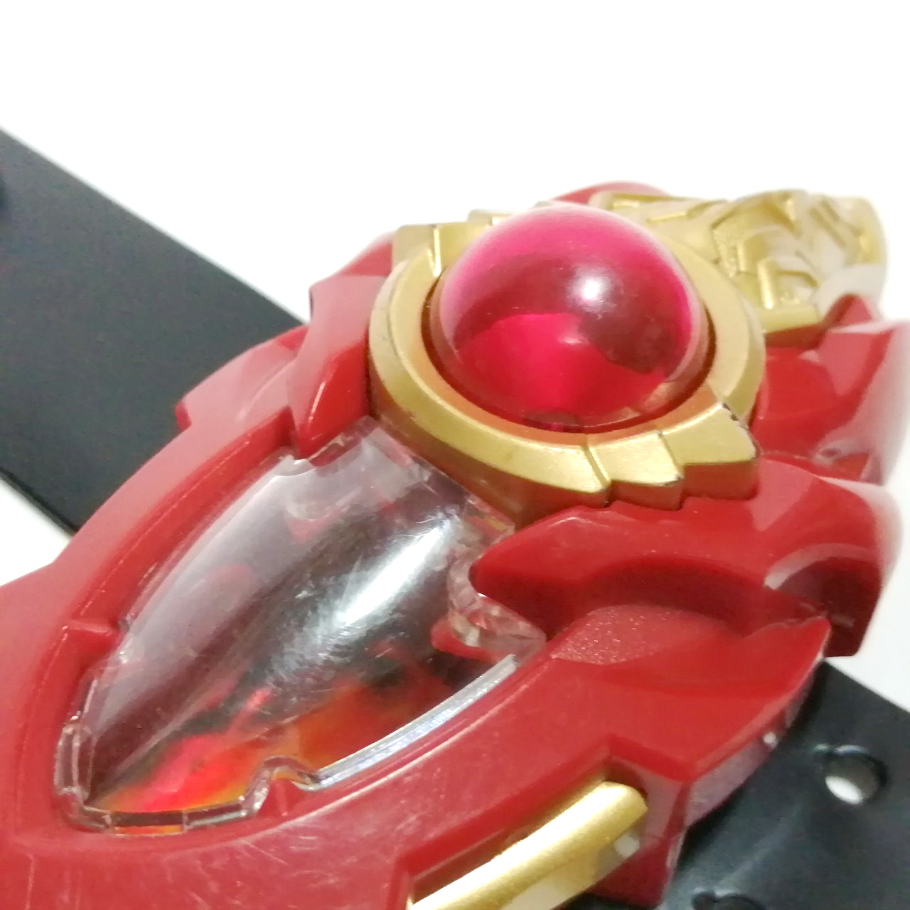 อุปกรณ์แปลงร่าง เมบิอุสเบรส จากอุลตร้าแมน #เมบิอุส ขนาดเล็ก พร้อมสายรัดข้อมือ *****ไม่ใช่งาน DX เป็นงาน SP กดปุ่ม มีไฟ มีสายข้อมือสีดำเป็นยาง มือสองสภาพดี ไฟติดปกติ ขนาดตามภาพ