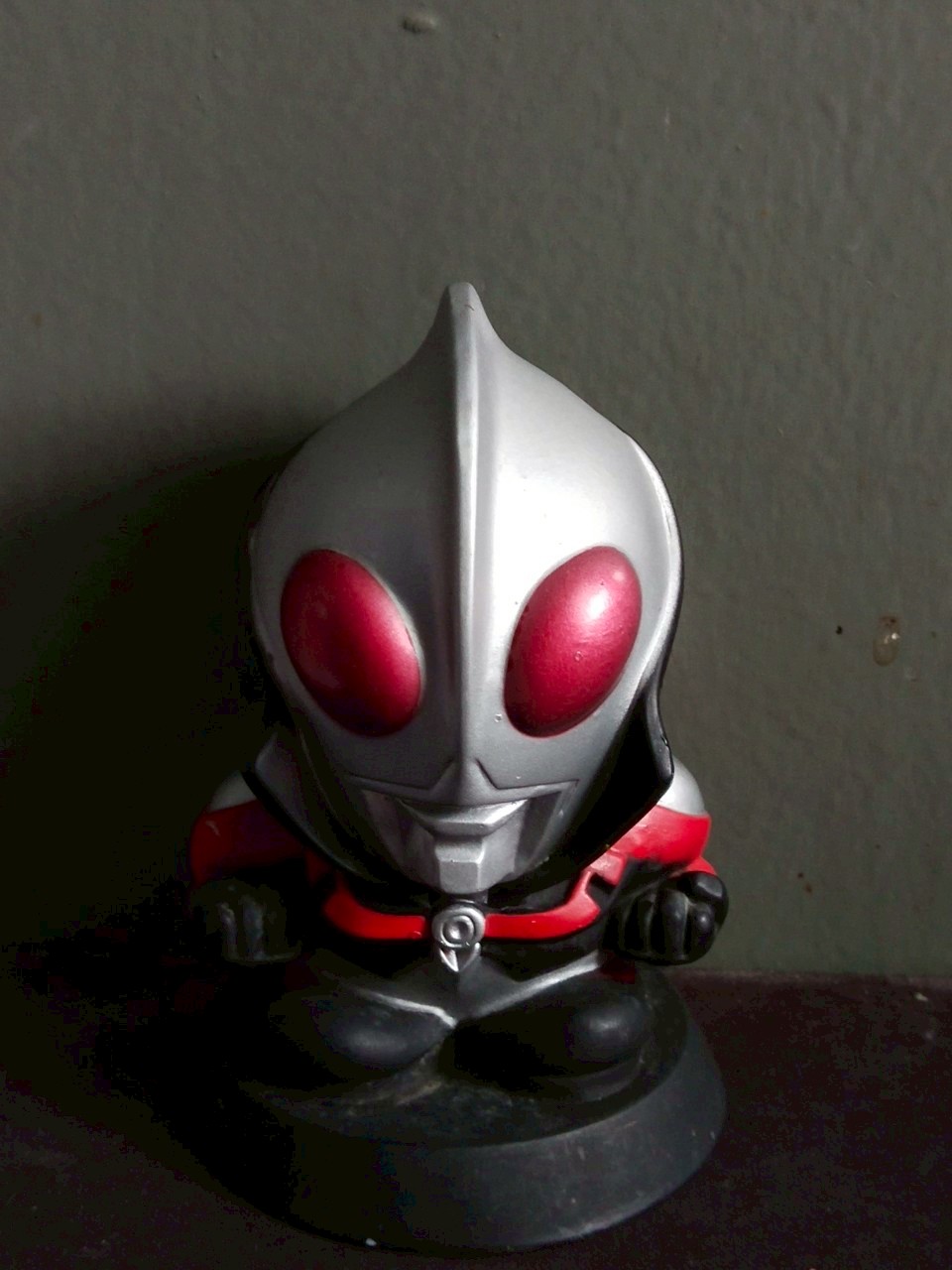 มีหลายภาพ ขนาดประมาณ 5 นิ้ว กระปุกออมสินดาร์คอุลตร้า Apext Dark Ultra **ไม่มีฝาปิดก้น