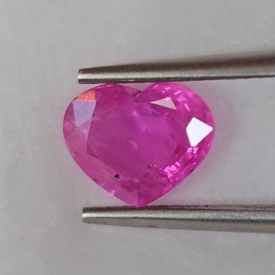 พลอย ชมพู พิ้ง แซฟไฟร์ Pink Sapphire 1.58 กะรัต (Cts.) พลอยแท้ อัญมณีมงคลประจําวันเกิด เครื่องประดับพลอย