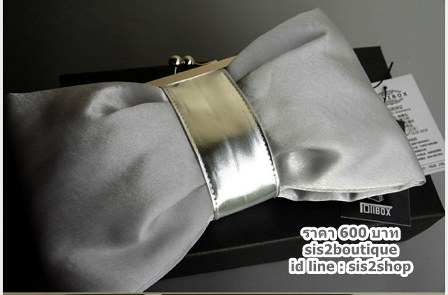 พร้อมส่ง Evening Clutch กระเป๋าออกงาน สีเงิน light silver รูปโบว์ เรียบหรู