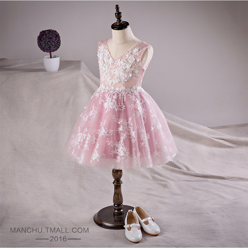 Pre-order ชุดราตรีเด็ก ชุดออกงาน ชุดกระโปรง สไตล์เจ้าหญิง แขนกุด คอวี ผ้าลูกไม้ฉลุ เชือกผูกหลัง