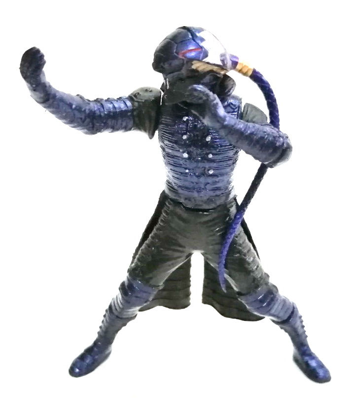 กาชาปอง HG SERIES ชุดสัตว์ประหลาดจากเรื่องคาเมนไรเดอร์เดอะเฟิร์ส Masked Rider The First หรือ กำเนิดใหม่ไอ้มดแดงอาละวาด ภาพยนตร์จอเงิน ปี2007ตัวนี้คือ คอบร้าแมน จากจอภาพยนตร์ ขนาดสูงราว 10 ซม.
