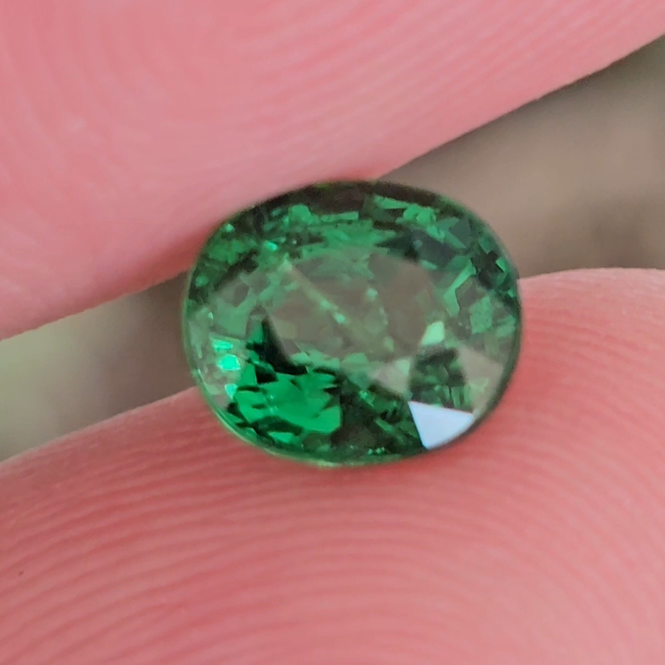 พลอย ซาโวไรท์ Tsavorite Garnet 1.28 กะรัต (Cts.) ดิบ Unheated พร้อมใบเซอร์ อัญมณีมงคลประจําวันเกิด เครื่องประดับพลอย
