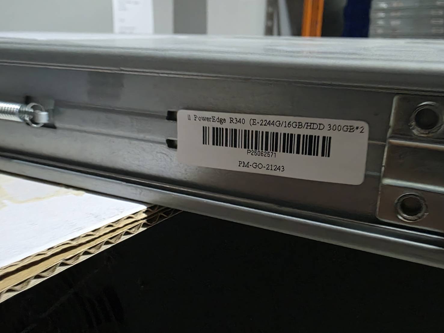 ซื้อวินโด้แถมเครื่อง Dell PowerEdge R340 (E-2244G/16GB/HDD 300GB*2)+Power 550W*2 +Raid H730p + A12 มี winserver 2019 STD มา