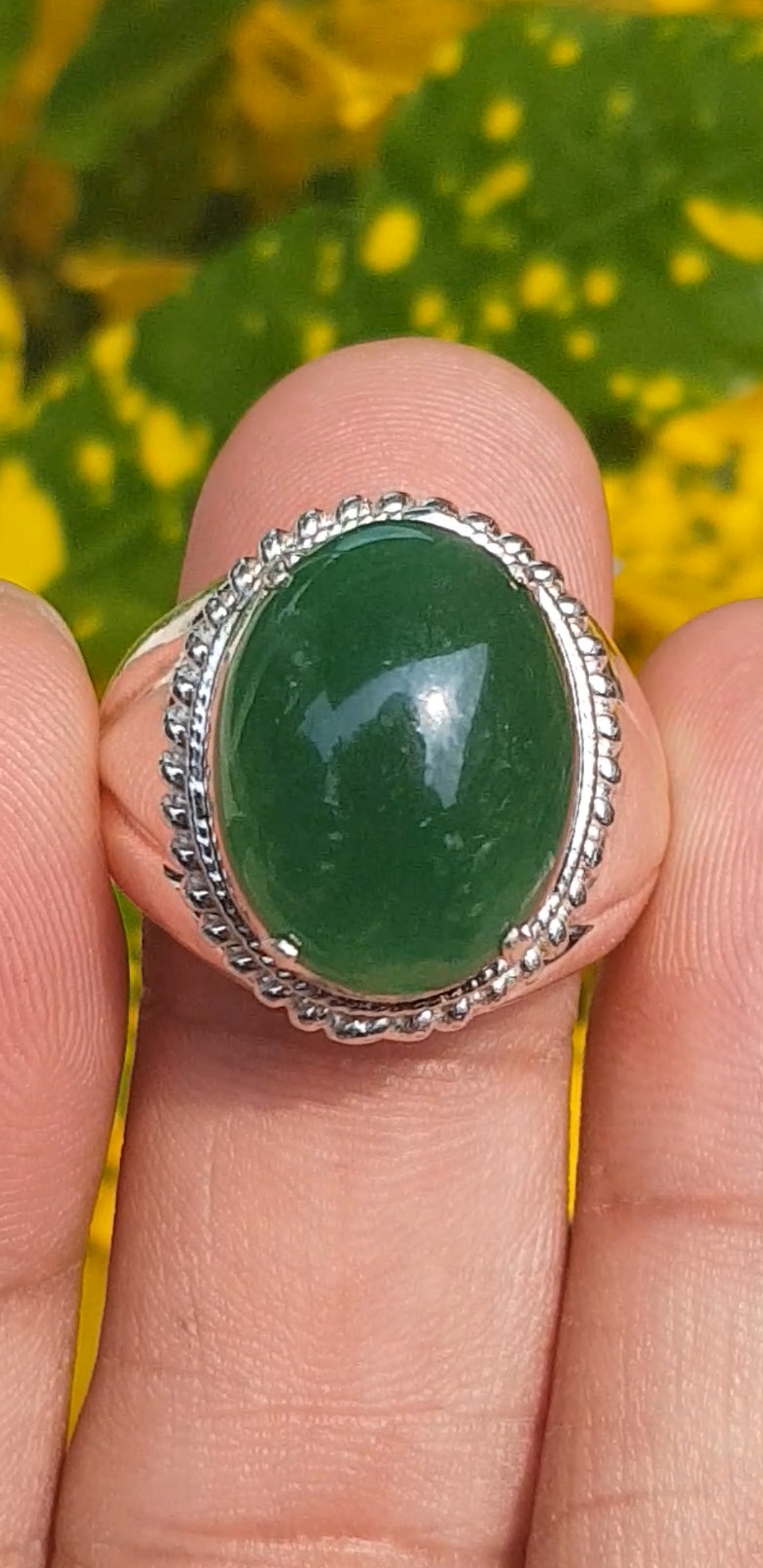 หยก พม่า แท้ Jade แหวนหยก 翡翠戒指 (Jadeite ring) 9.21 กะรัต (Cts.) Size 61 ดิบ ไม่ผ่านการปรับปรุง (Type A) พม่า (Myanmar)
