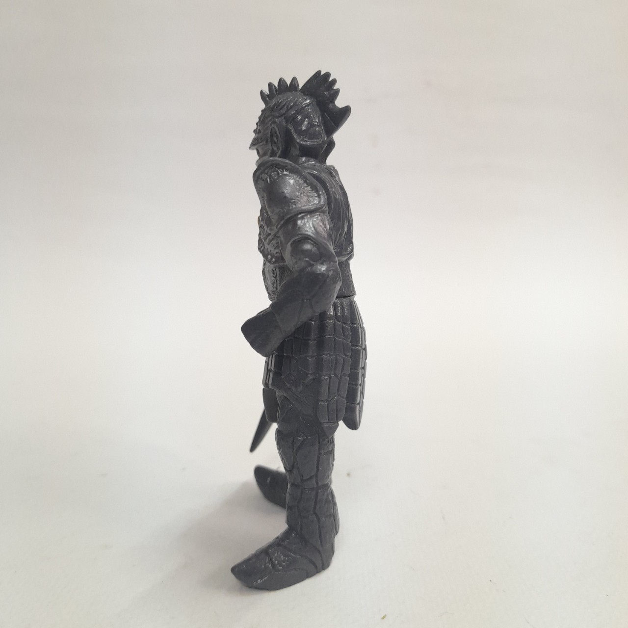 มีหลายภาพ,ซอฟ 5นิ้ว สัตว์ประหลาดมนุษย์ดาว อาปาตี จากอุลตร้าไกอา มือสองสภาพดี มีรอยบ้าง