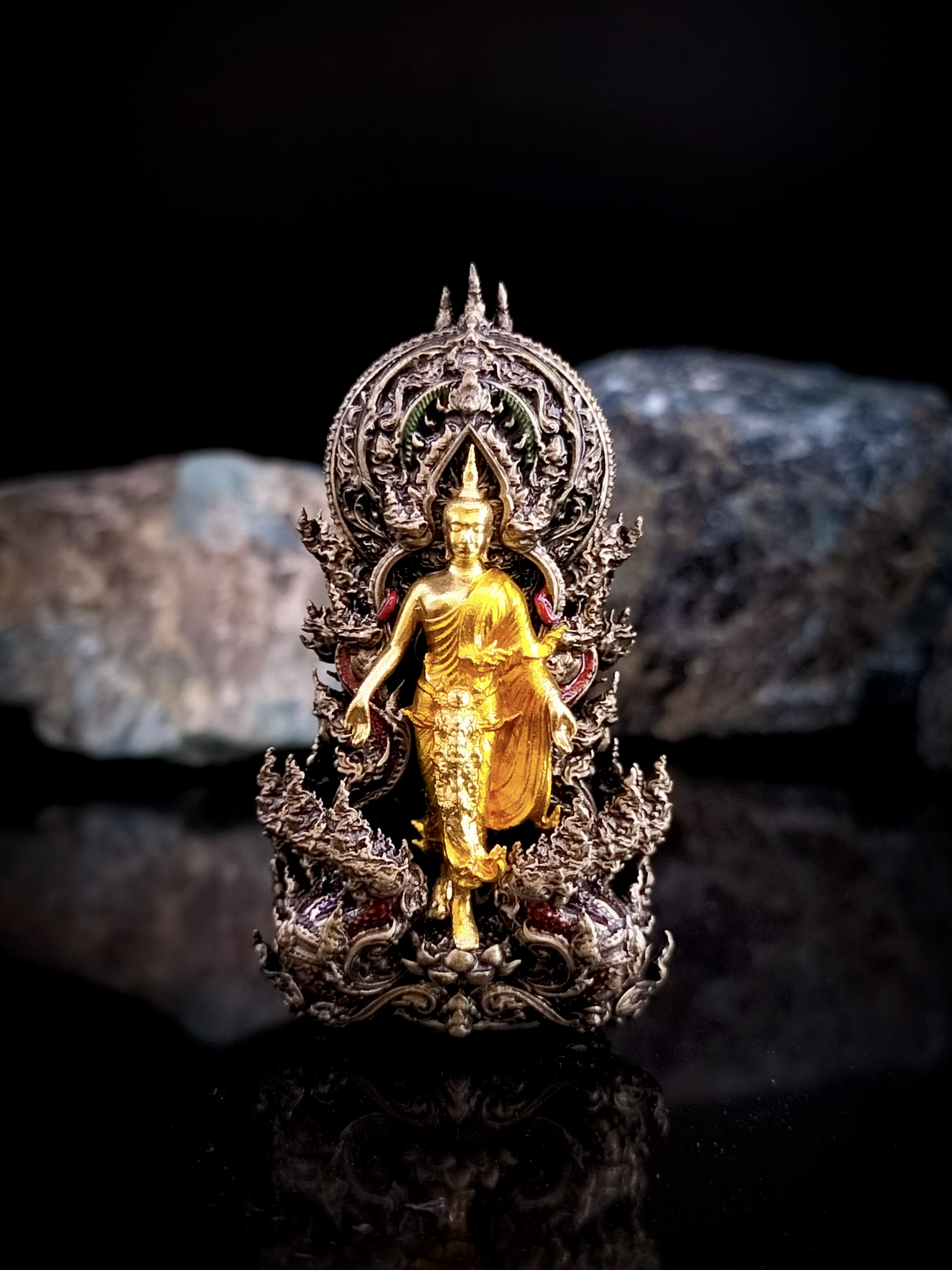 พระเปิดโลก รุ่น ธาตุพนมนาคา รายการพิเศษเฉพาะศูนย์จอง เนื้อบรอนซ์ชุบซาตินลงยา