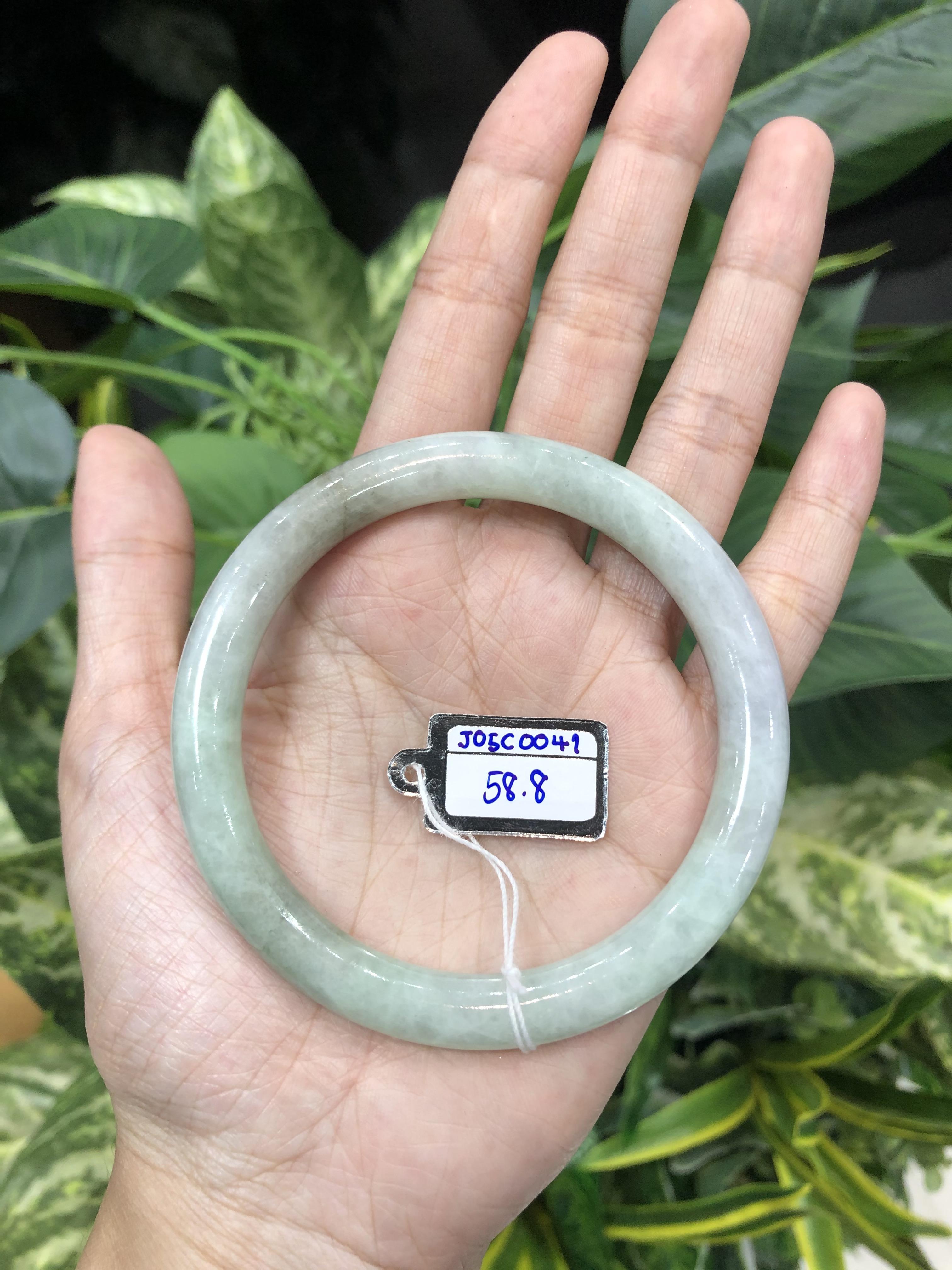 J05C0042 หยก พม่า แท้ Jade กำไลหยก 58.8 มม. (Jade bracelet) พม่า (Myanmar)