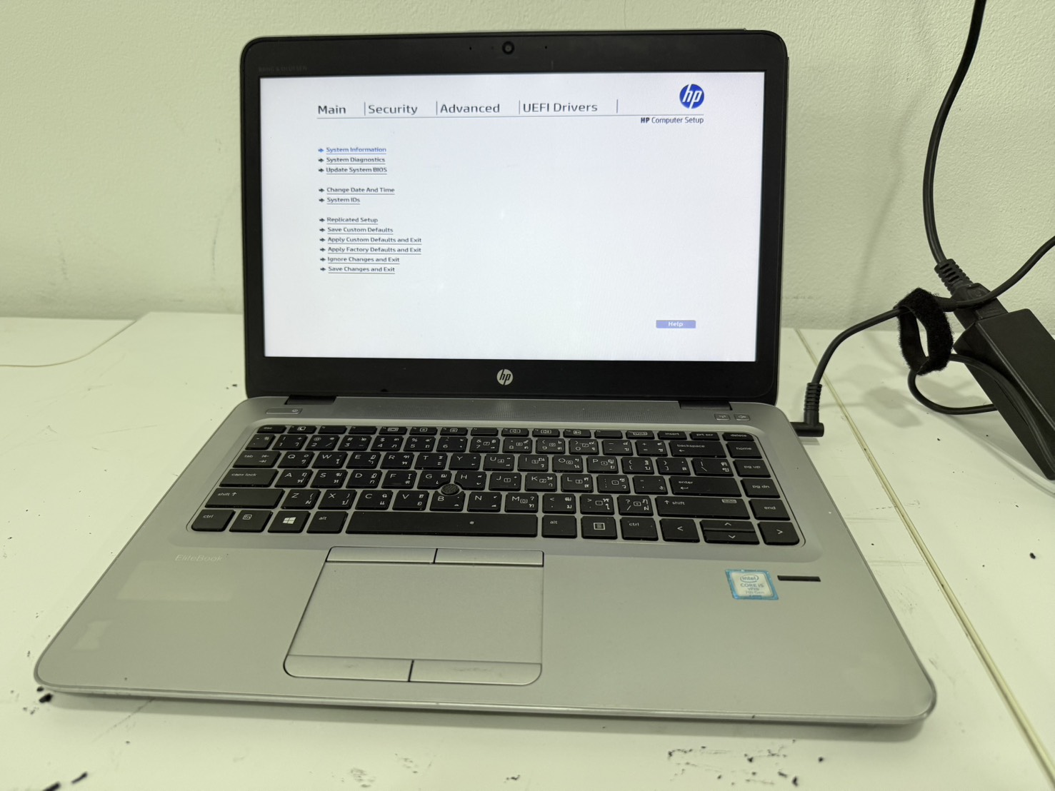 Notebook HP EliteBook 840 G4 (i5-7300U/8GB/M.2 256GB) ไม่มี Adapter ไม่มีแบต จอ Bright ขอบยางเสื่อม มุมเครื่องแตก คีย์บอร์ดกดยาก