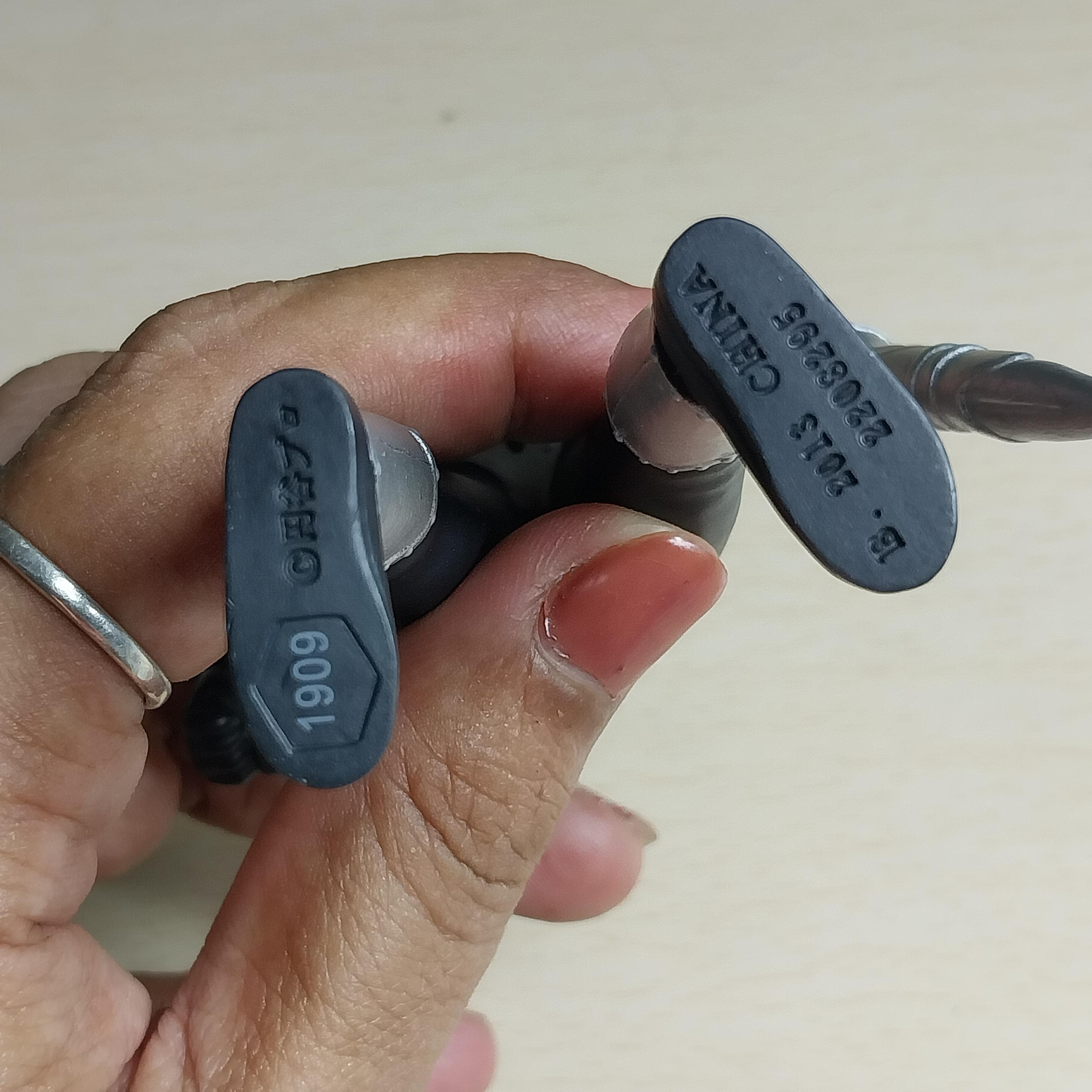 ซอฟ 5.5นิ้ว ขนาดตามรูป มนุษย์ดาวแมกม่า จากอุลตร้าแมนเรโอ เลโอ สภาพดี มีรอยบ้าง