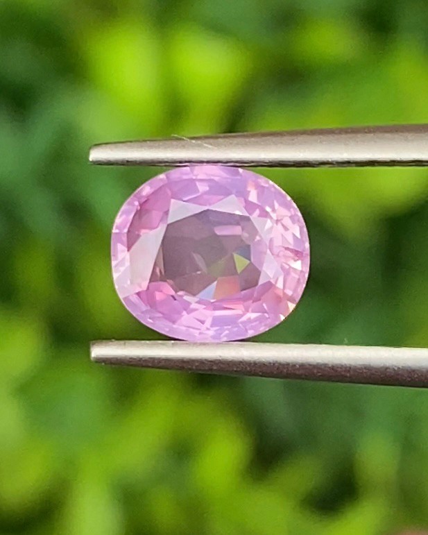 พลอย ชมพู พิ้ง แซฟไฟร์ Pink Sapphire 1.47 กะรัต (Cts.) พลอยแท้ อัญมณีมงคลประจําวันเกิด เครื่องประดับพลอย