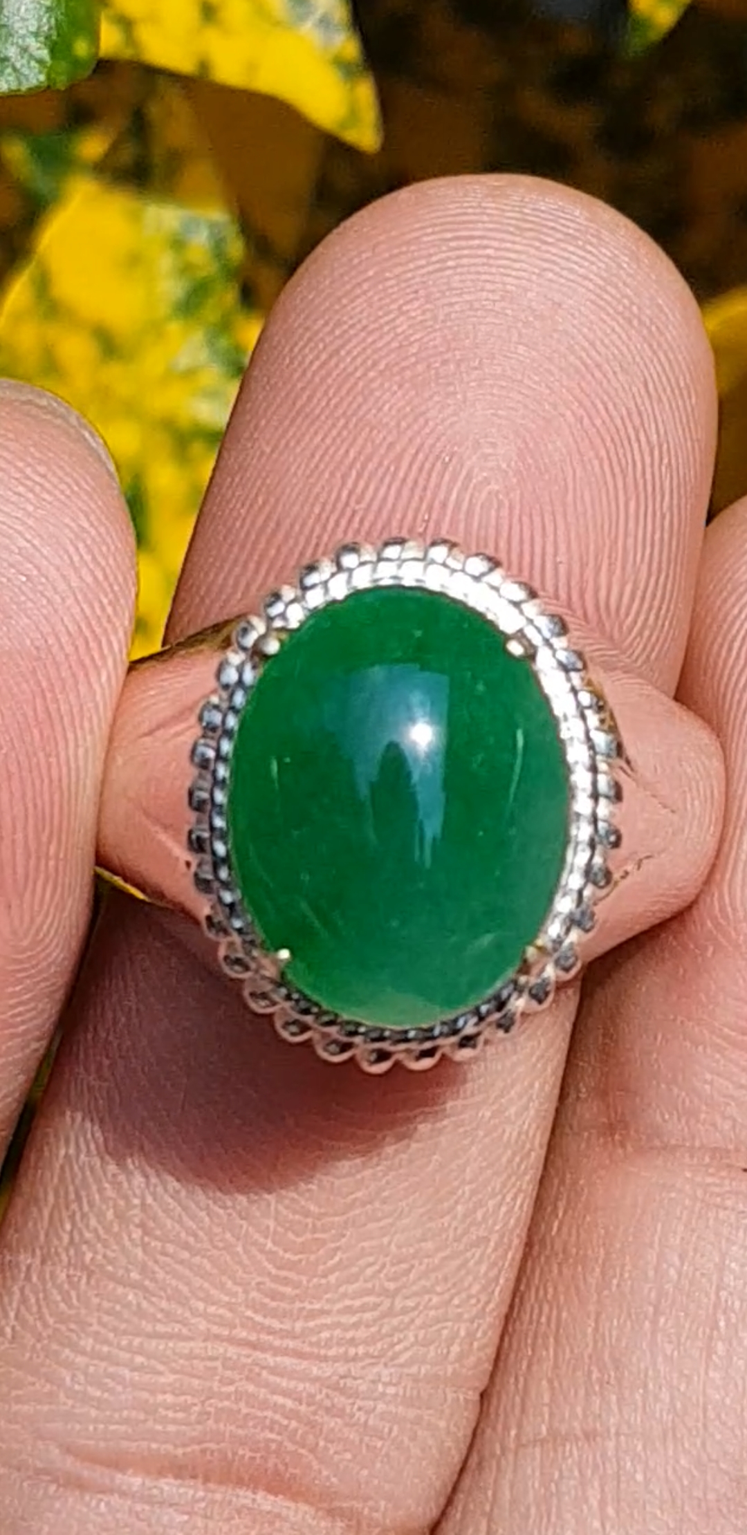 หยก พม่า แท้ Jade แหวนหยก 翡翠戒指 (Jadeite ring) 4.21 กะรัต (Cts.) ดิบ Size 62 ไม่ผ่านการปรับปรุง (Type A) พม่า (Myanmar)