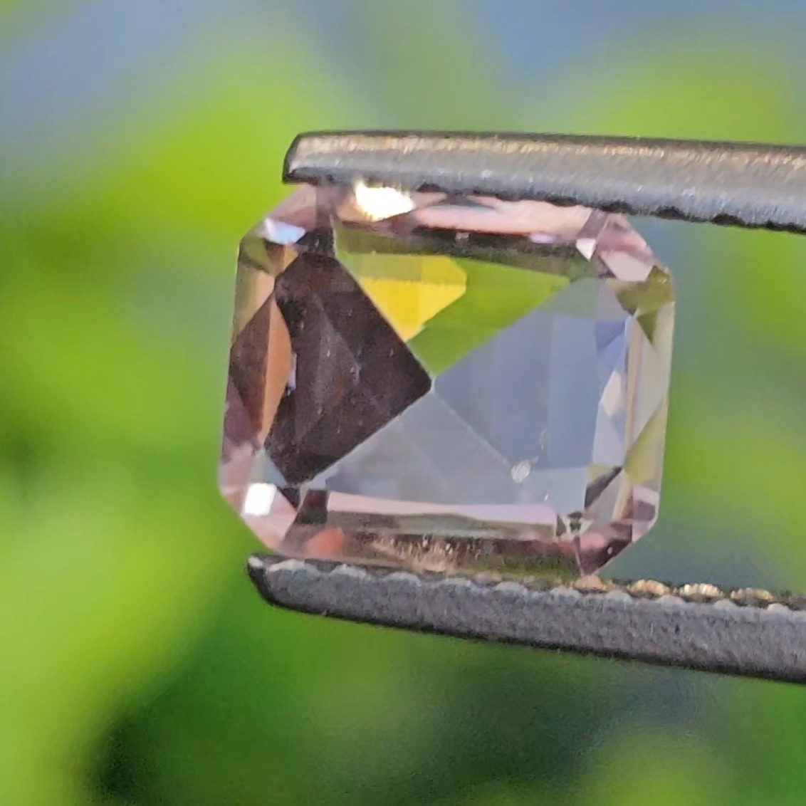 พลอย พัดพารัดชา Padparadscha Sapphire 1.23 กะรัต (Cts.) ดิบ (Unheated) พลอยแท้ อัญมณีมงคลประจําวันเกิด เครื่องประดับพลอย