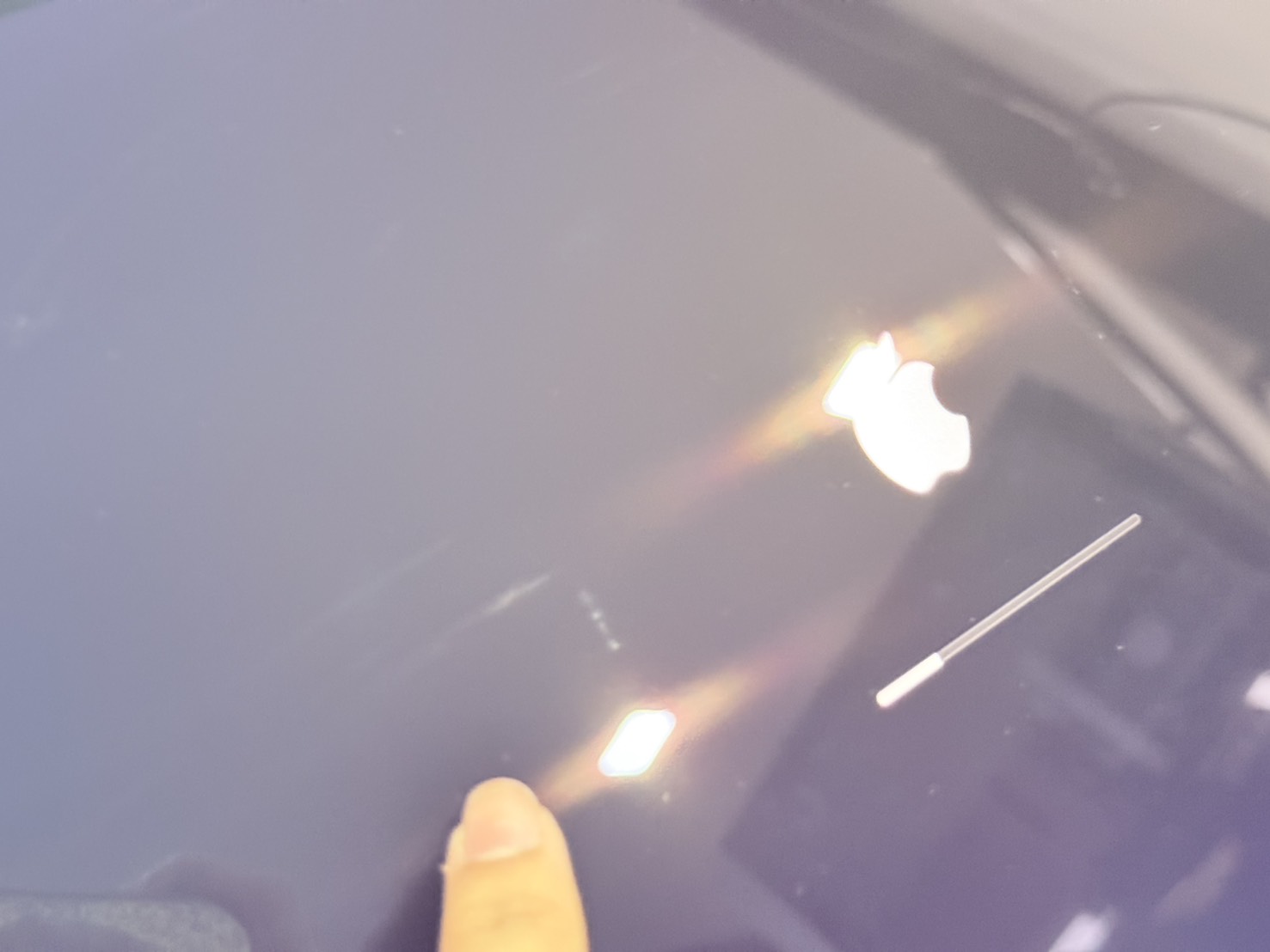 Apple Macbook Air 2020(M1/8GB/256GB)+Adapter จอมีรอยคีย์บอร์ด เครื่องบุบตรงมุมนิดนึง