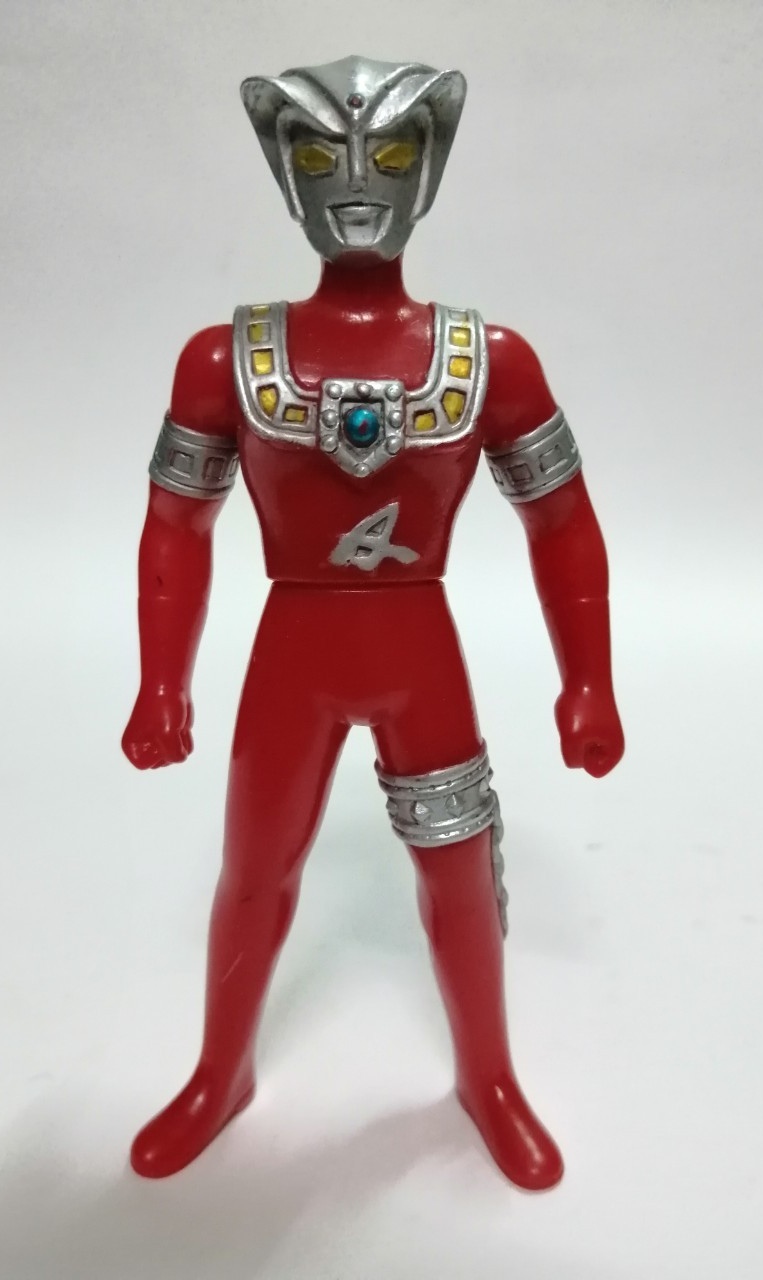 อุลตร้าแอสตร้า 5 นิ้ว แอสตร้า เป็นน้อง อุลตร้าแมนเรโอ ที่ออกเป็นของเล่นน้อยมา ตัวนี้ขนาด5นิ้ว เป็นอีกตัวที่สัดส่วนลงตัวมาก มีครบทั้งโซ่ที่ขา และปลอกแขน อาร์มริง สภาพเก่าเก็บสะสม