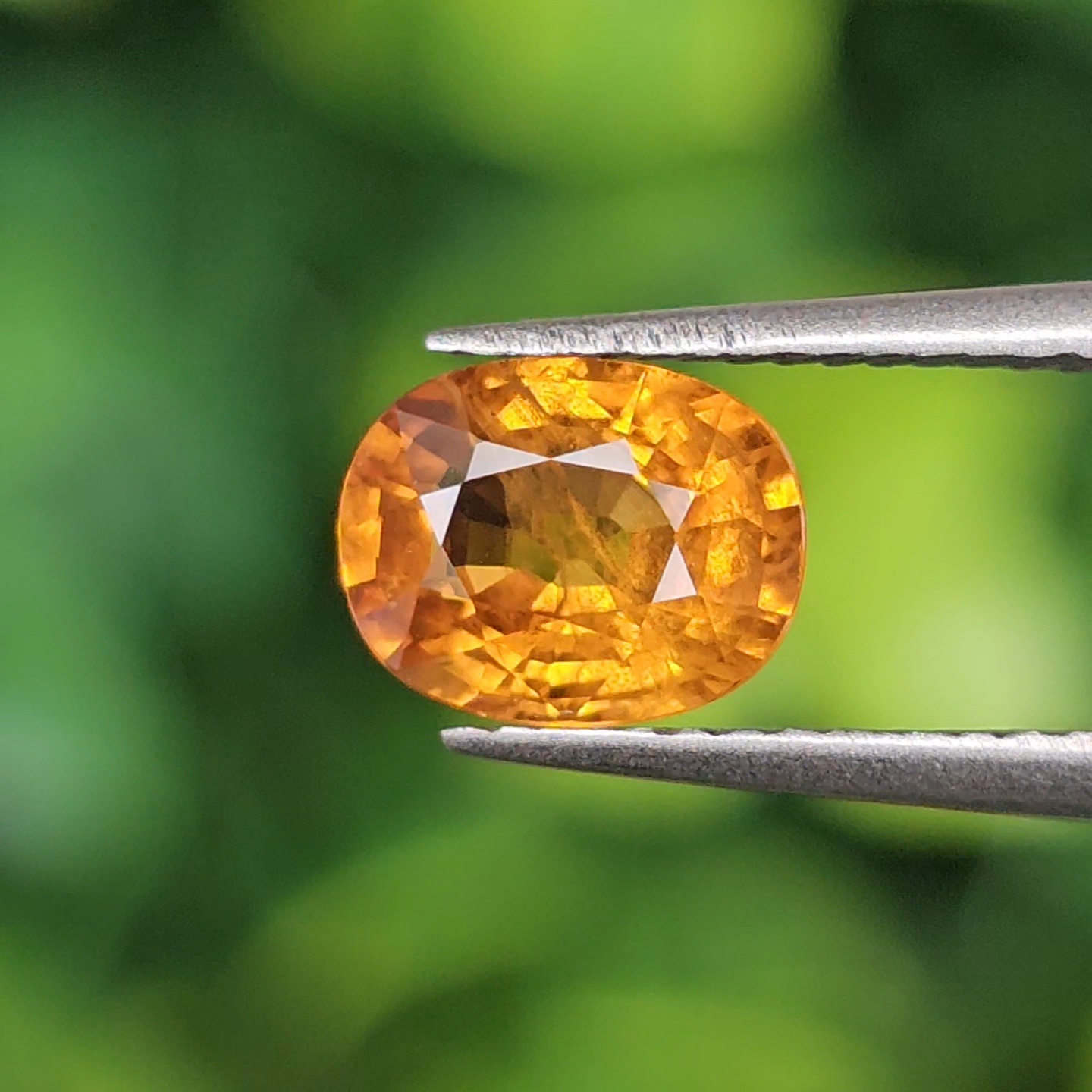 พลอย บุษราคัม yellow sapphire 0.91 กะรัต (Cts.) พลอยแท้ อัญมณีมงคลประจําวันเกิด เครื่องประดับพลอย