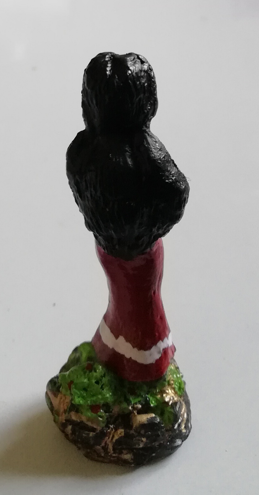 โมเดลผีนางรำพึงหน้าขาวในชุดคริสมาสต์#2 งานแฮนเมด วัสดุ: เรซิ่น, เพ้นท์มือ Thailand handmade toy, ghost model, christmas uniform, white creepy face#2