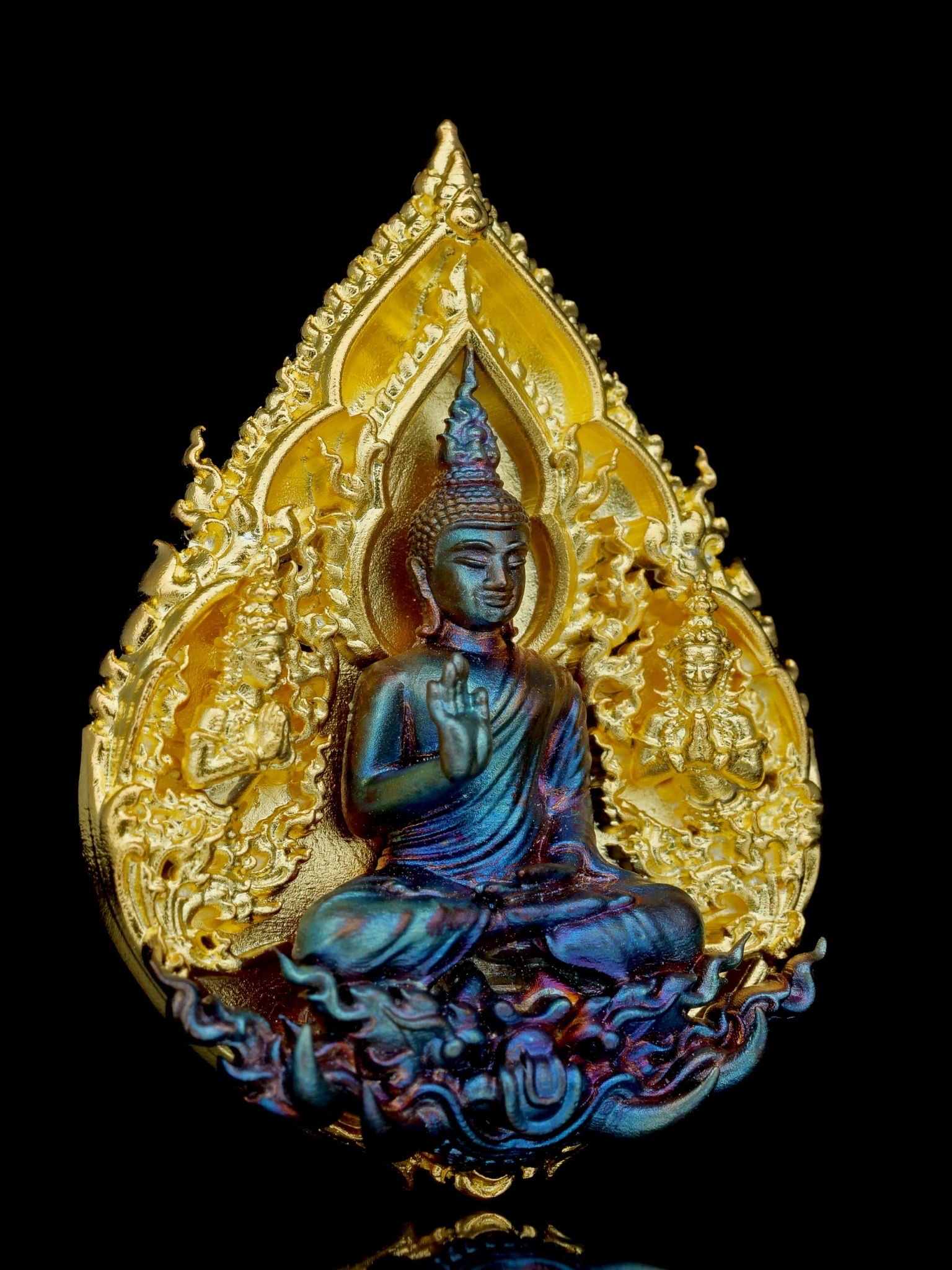 พระพุทธประทานพร รุ่น พุทธบารมี รหัส9 เนื้อบรอนซ์ชุบทอง องค์สีรุ้ง