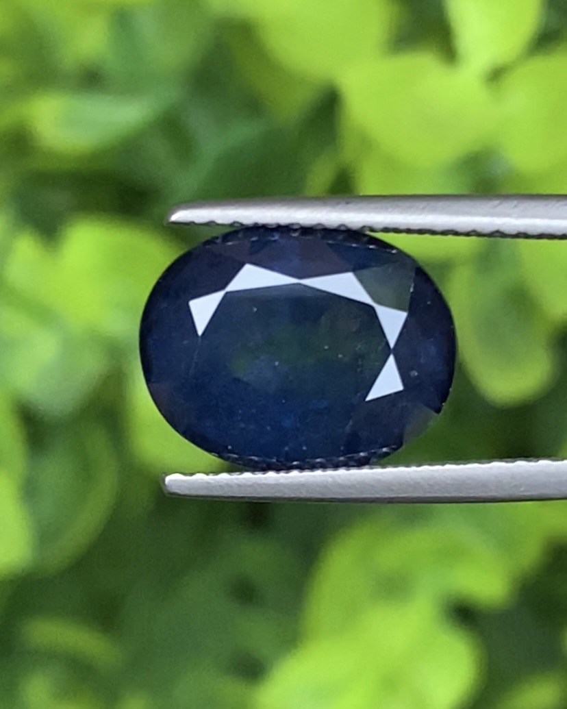 ไพลิน (Blue Sapphire) 6.45 กะรัต (Cts.) พร้อมใบเซอร์ พลอยแท้ อัญมณีมงคลประจําวันเกิด เครื่องประดับพลอย