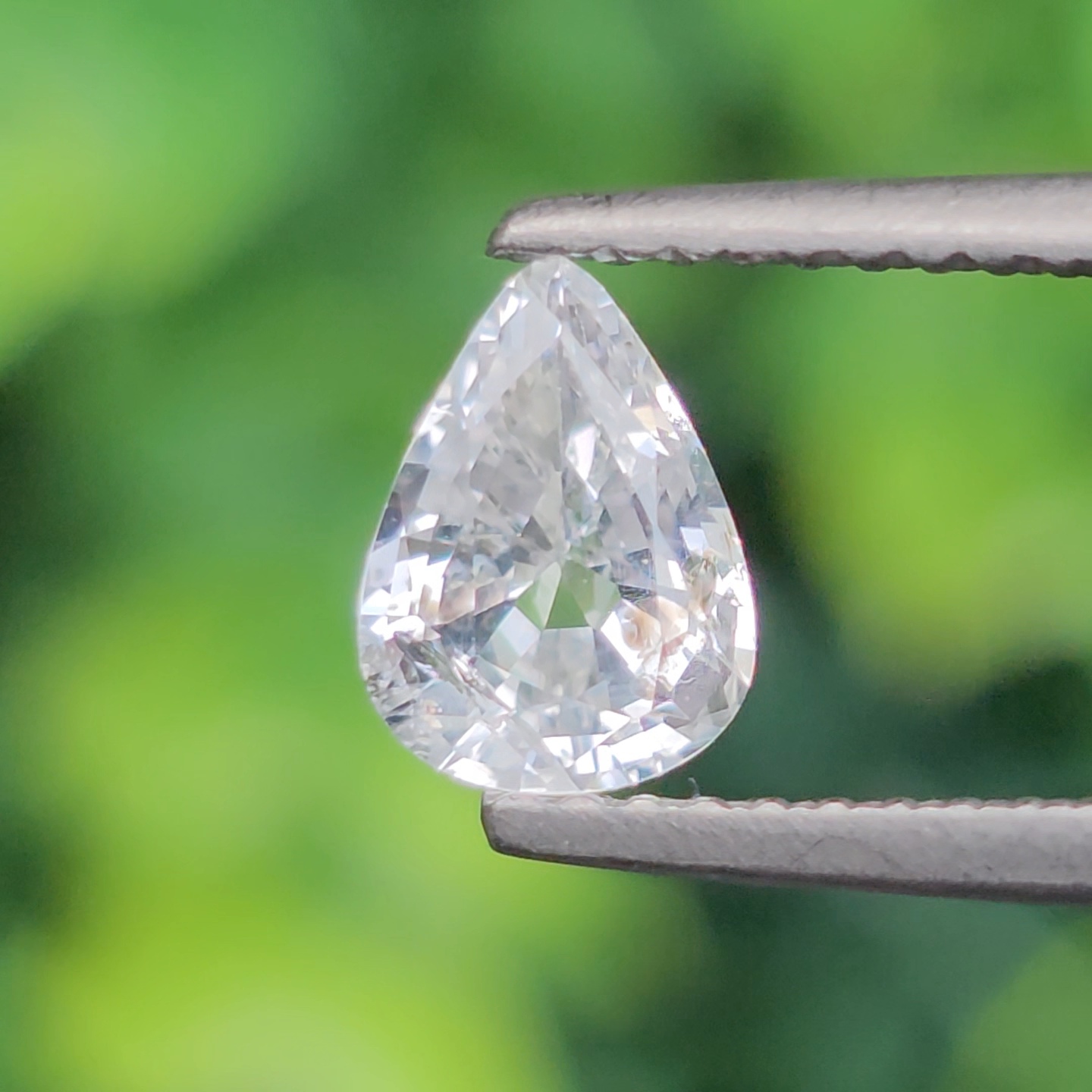 พลอย ขาว ไวท์ แซฟไฟร์ White Sapphire 1.07 กะรัต พลอยแท้ อัญมณีมงคลประจําวันเกิด เครื่องประดับพลอย
