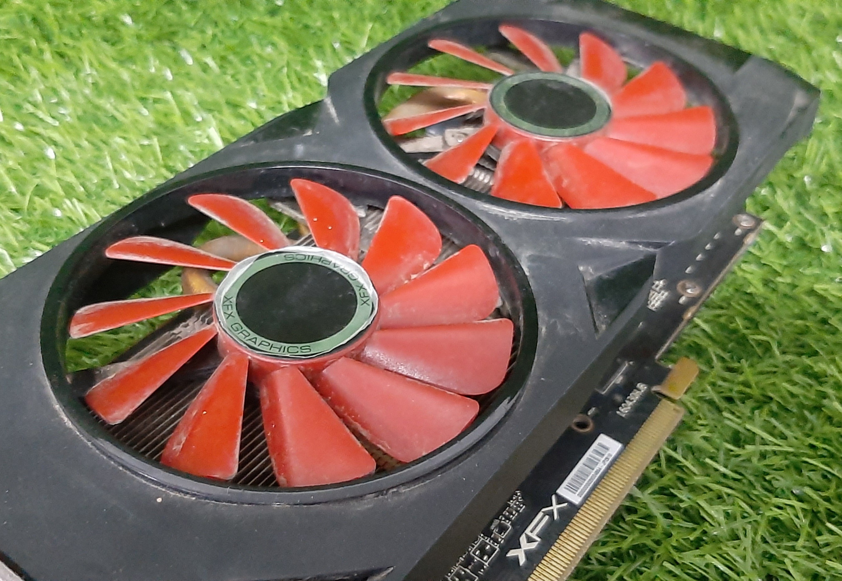 การ์ดจอแสดงผลมือสอง ประกันร้าน 1 เดือน XFX RX570 4GB DDR5