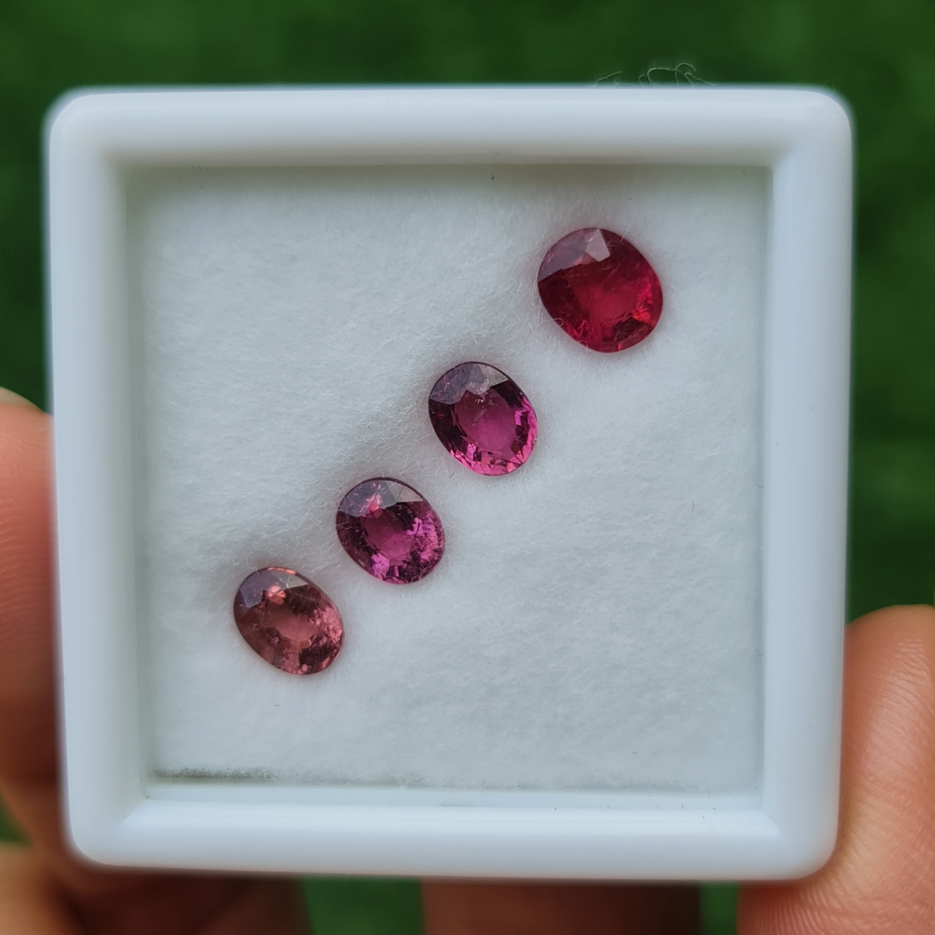 พลอย สปิเนล Spinel 3.05กะรัต (Cts.) พลอยแท้ อัญมณีมงคลประจําวันเกิด เครื่องประดับพลอย