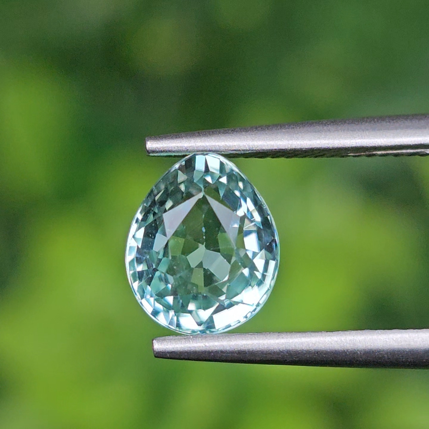 พลอย ทัวร์มาลีน (Tourmaline) 1.42 กะรัต (Cts.) พลอยแท้ อัญมณีมงคลประจําวันเกิด เครื่องประดับพลอย