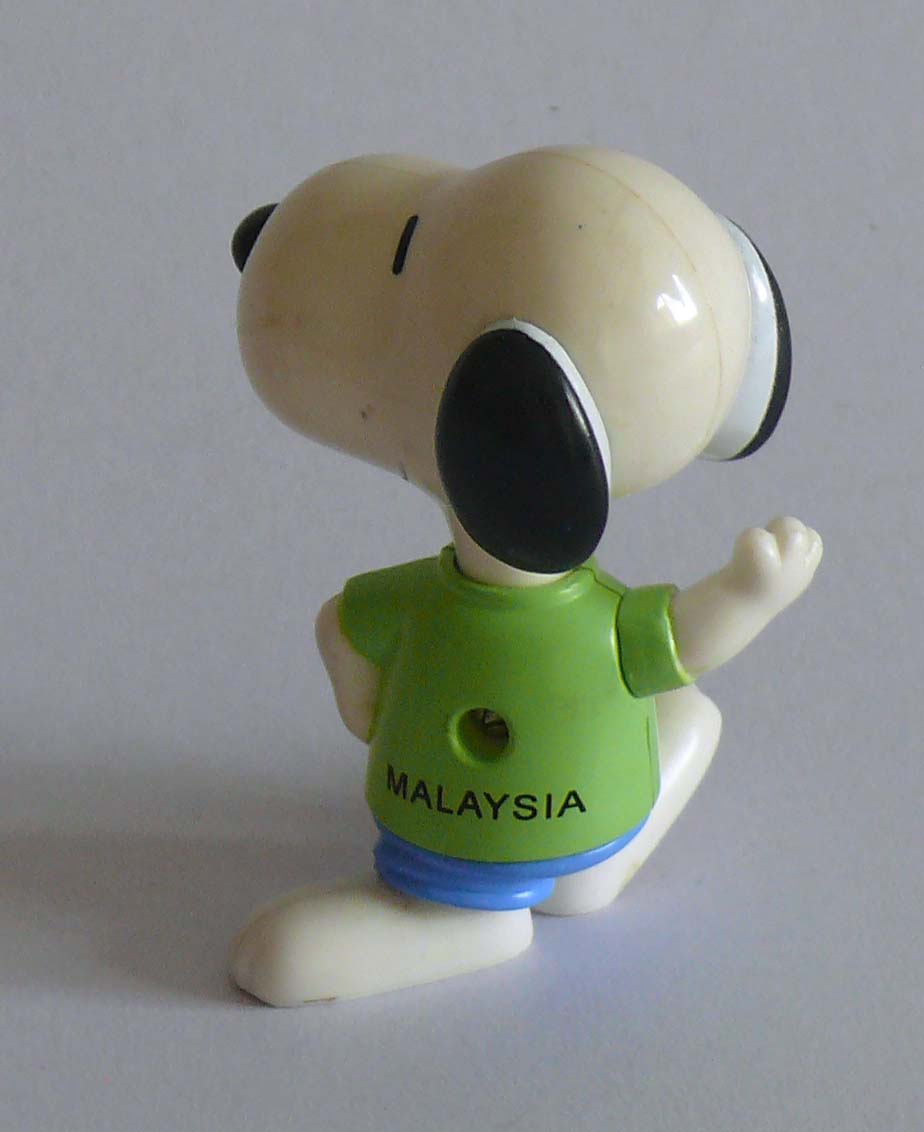 ของสะสมงานเก่าจากแมคโดนัลด์ สนูปปี้ซีรี่ย์ ใส่ชุดประจำชาติต่างๅ