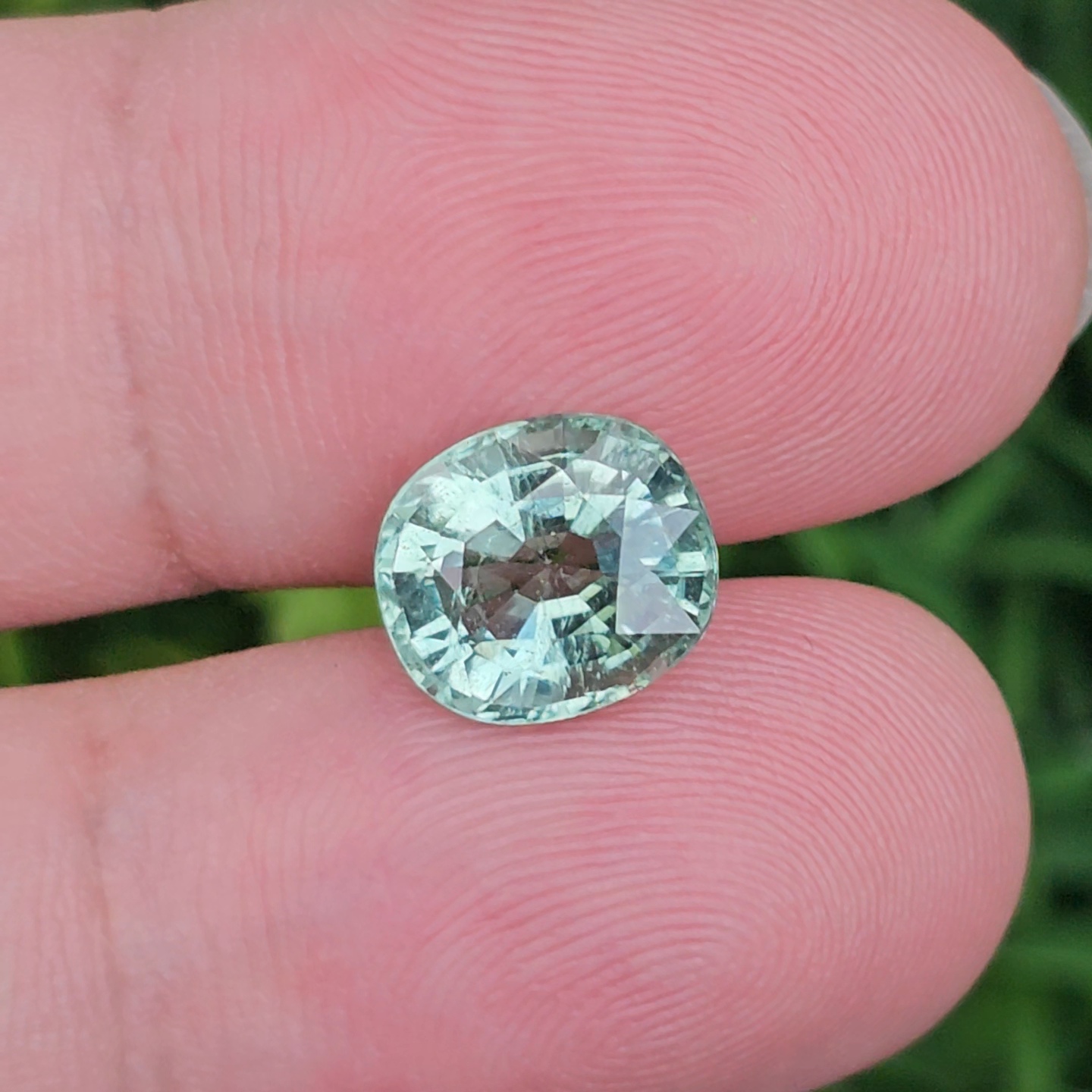 พลอยทัวร์มารีน (Tourmaline) 3.69 กะรัต (Cts.) พร้อมใบเซอร์ อัญมณีมงคลประจําวันเกิด เครื่องประดับพลอย