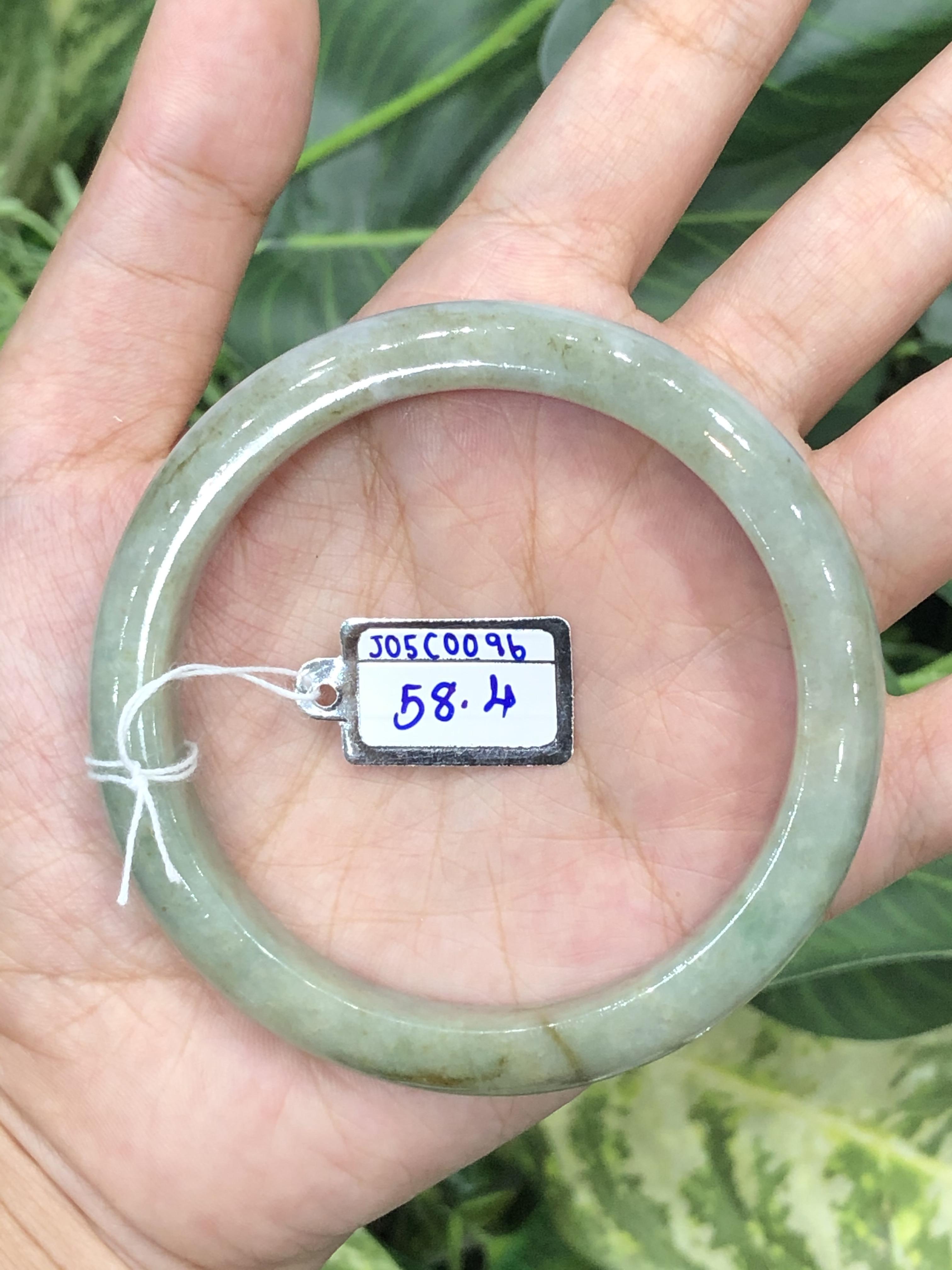 J05C0096 หยก พม่า แท้ Jade กำไลหยก 58.4 มม. (Jade bracelet) พม่า (Myanmar)