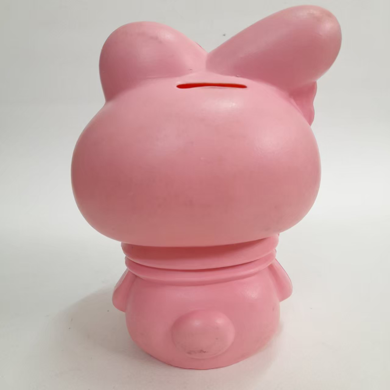 กระปุกออมสินเรโทร ,มีหลายภาพ งานโปร่ง งานไทย มีตราปั๊มที่ก้น มีจุกครบ ขนาดตามรูป มือสองสภาพดี มีรอยบ้าง