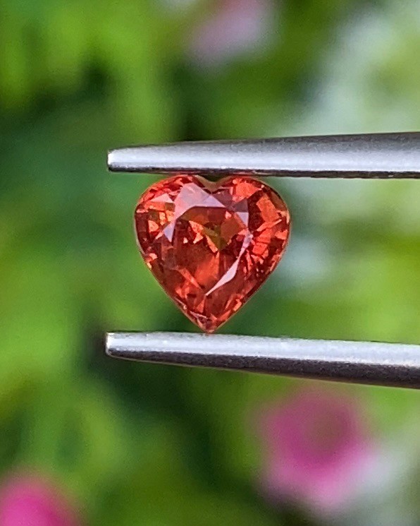 พลอย ออเรนจ์ แซฟไฟร์ Orange Sapphire 0.58 กะรัต (Cts.) พลอยแท้ อัญมณีมงคลประจําวันเกิด เครื่องประดับพลอย