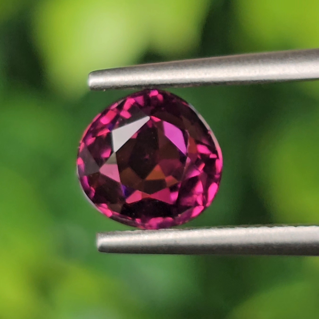 พลอย รูเบลไลต์ ทัวร์มาลีน Rubelite Tourmaline 1.27 กะรัต (Cts.) พลอยแท้ อัญมณีมงคลประจําวันเกิด เครื่องประดับพลอย