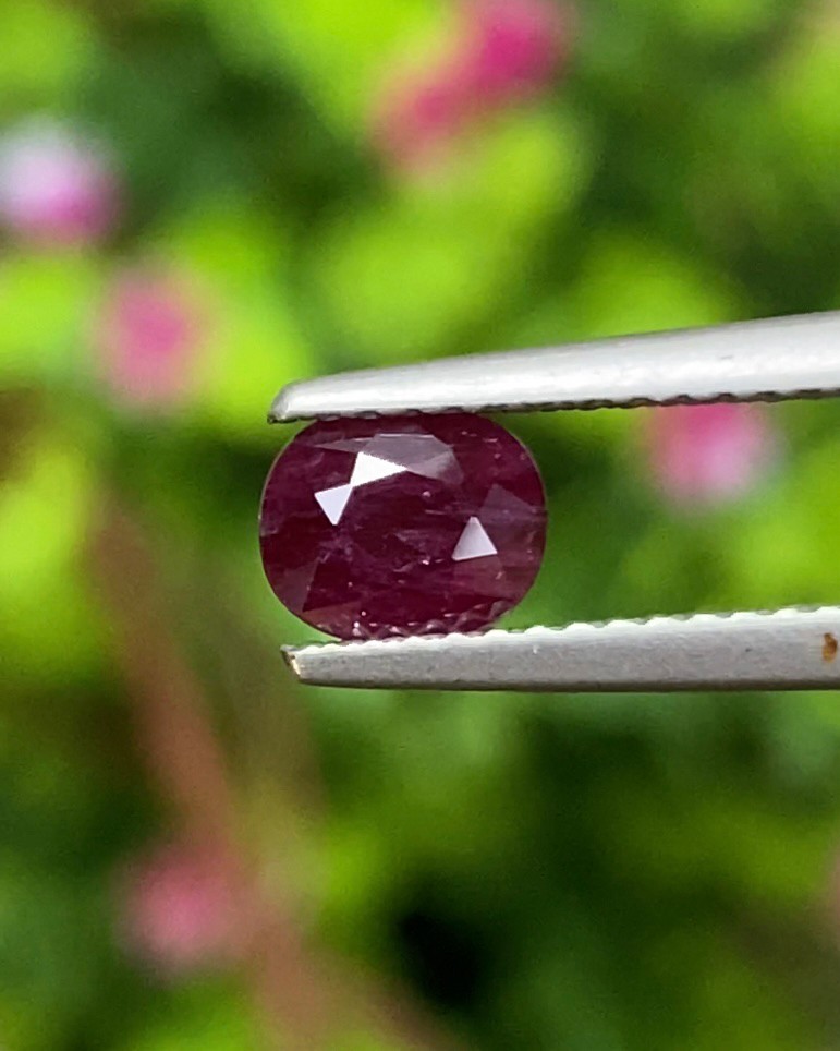 พลอย ทับทิม สยาม (Siam Ruby Sapphire) 1.02 กะรัต (Cts.) พร้อมใบเซอร์ พลอยแท้ อัญมณีมงคลประจําวันเกิด เครื่องประดับพลอย