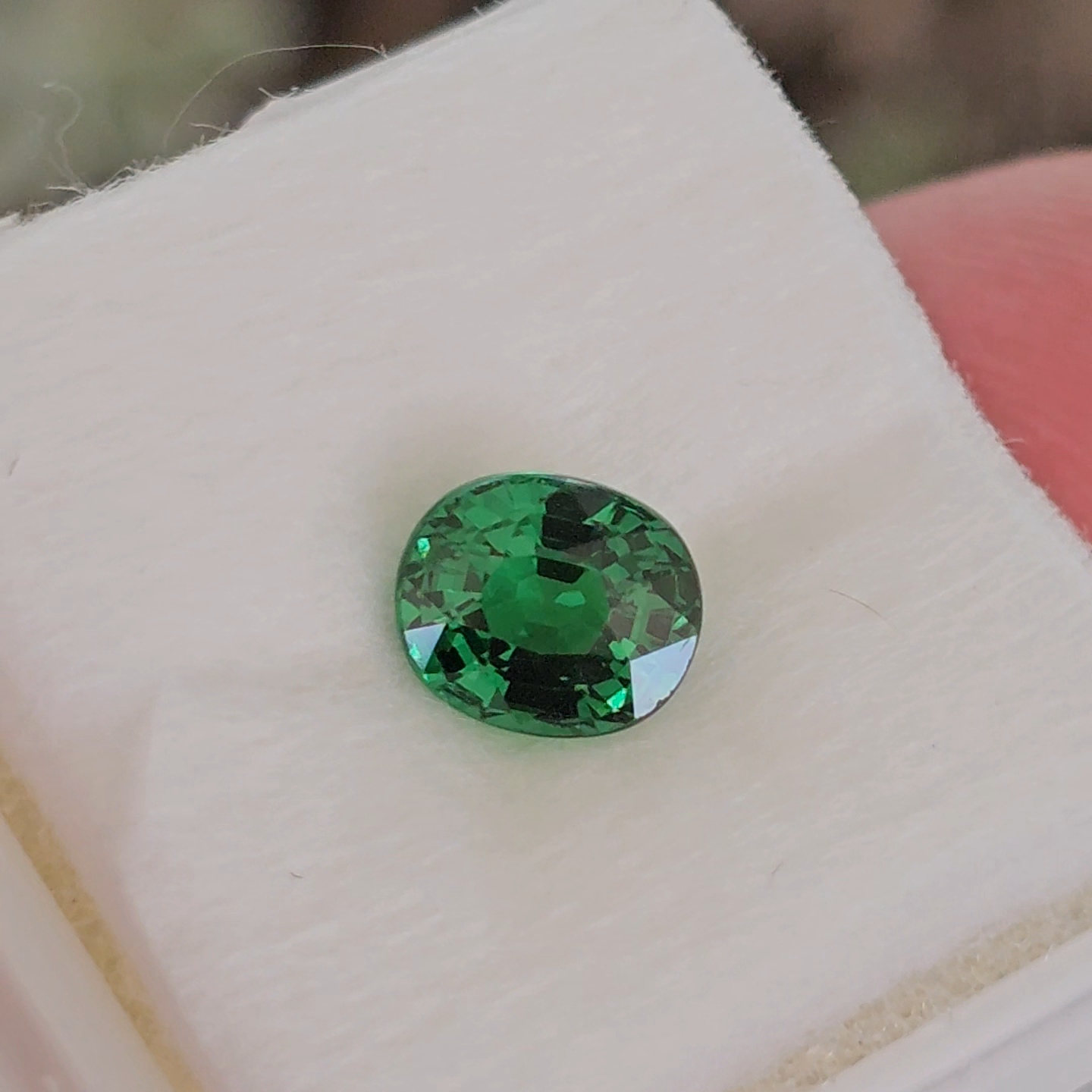 พลอย ซาโวไรท์ Tsavorite Garnet 1.24 กะรัต (Cts.) ดิบ Unheated พร้อมใบเซอร์ อัญมณีมงคลประจําวันเกิด เครื่องประดับพลอย