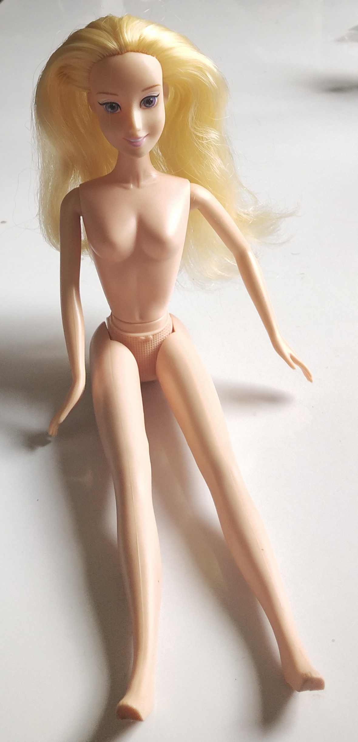 ของเล่น ของสะสม ตุ๊กตาเจ้าหญิงดิสนีย์ Disney Princess จาก แบรนด์ซิมบ้า ทอยส์ Simba Toys Doll หน้าสวย ผมทอง ปักไม่เต็มหัว สภาพดี ขายางพับงอได้