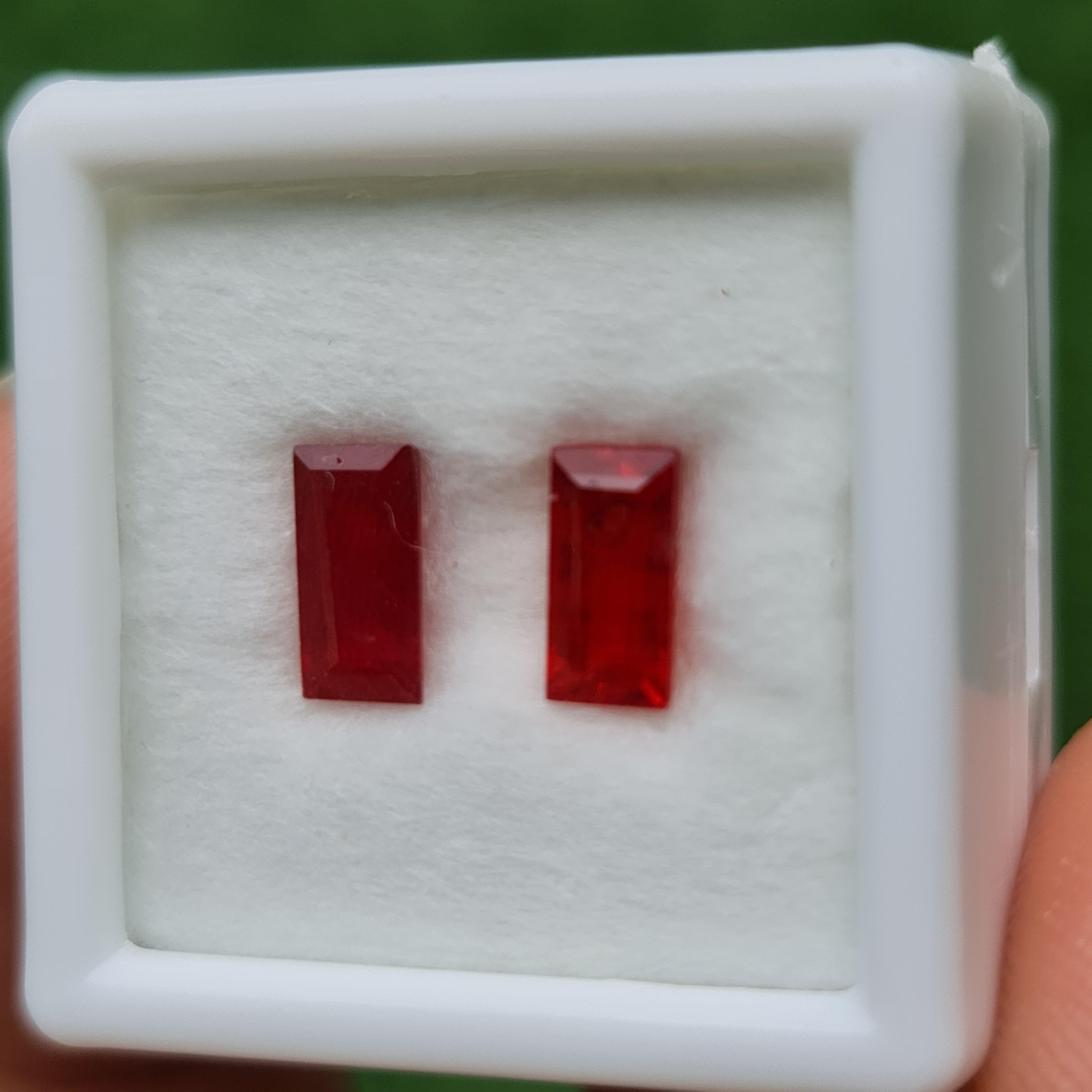 พลอย คู่ ออเรนจ์ แซฟไฟร์ Orange Sapphire 2 เม็ด 2.01 กะรัต (Cts.) พลอยแท้ อัญมณีมงคลประจําวันเกิด เครื่องประดับพลอย