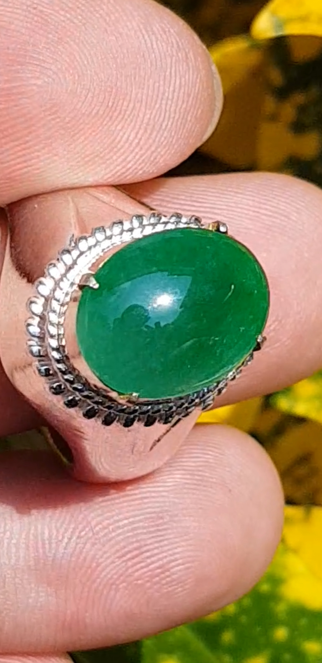 หยก พม่า แท้ Jade แหวนหยก 翡翠戒指 (Jadeite ring) 4.21 กะรัต (Cts.) ดิบ Size 62 ไม่ผ่านการปรับปรุง (Type A) พม่า (Myanmar)