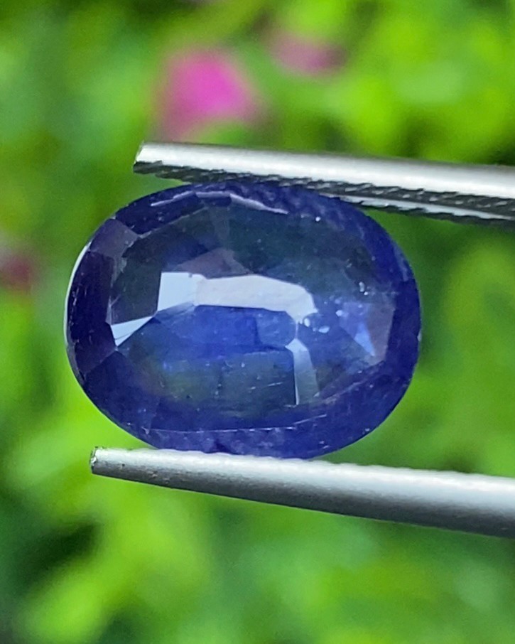 ไพลิน (Blue Sapphire) 4.08 กะรัต (Cts.) พลอยแท้ อัญมณีมงคลประจําวันเกิด เครื่องประดับพลอย