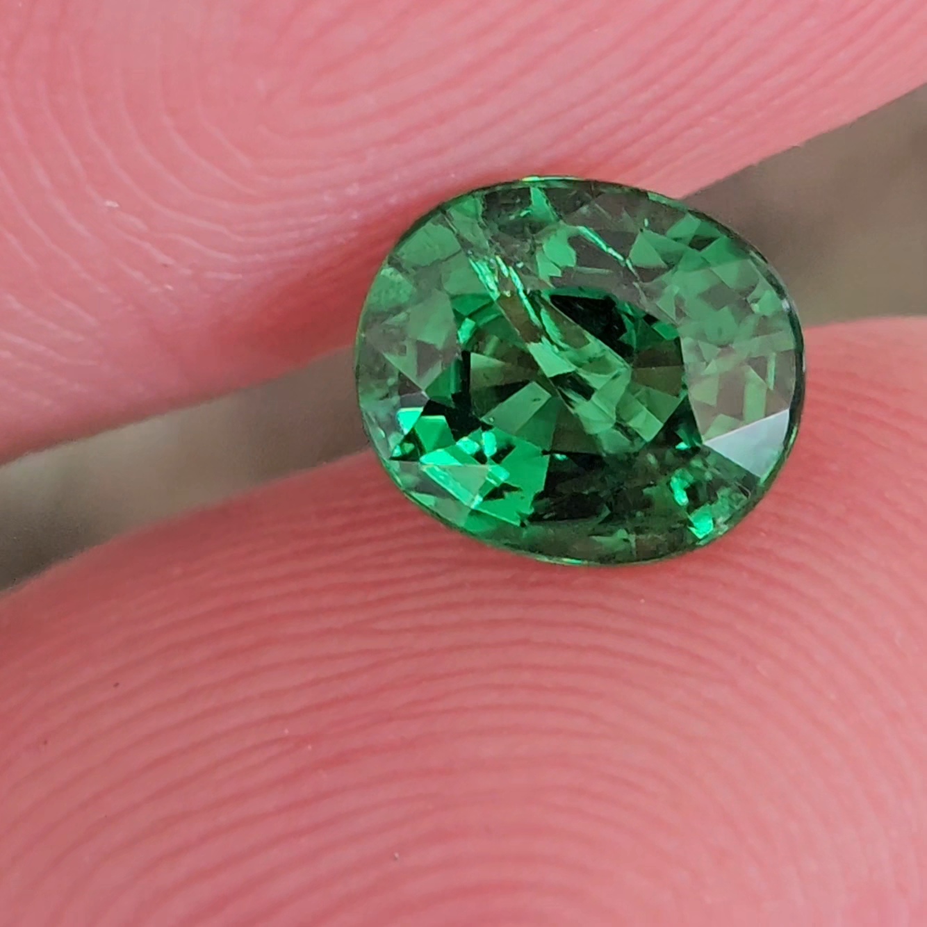 พลอย ซาโวไรท์ Tsavorite Garnet 1.28 กะรัต (Cts.) ดิบ Unheated พร้อมใบเซอร์ อัญมณีมงคลประจําวันเกิด เครื่องประดับพลอย