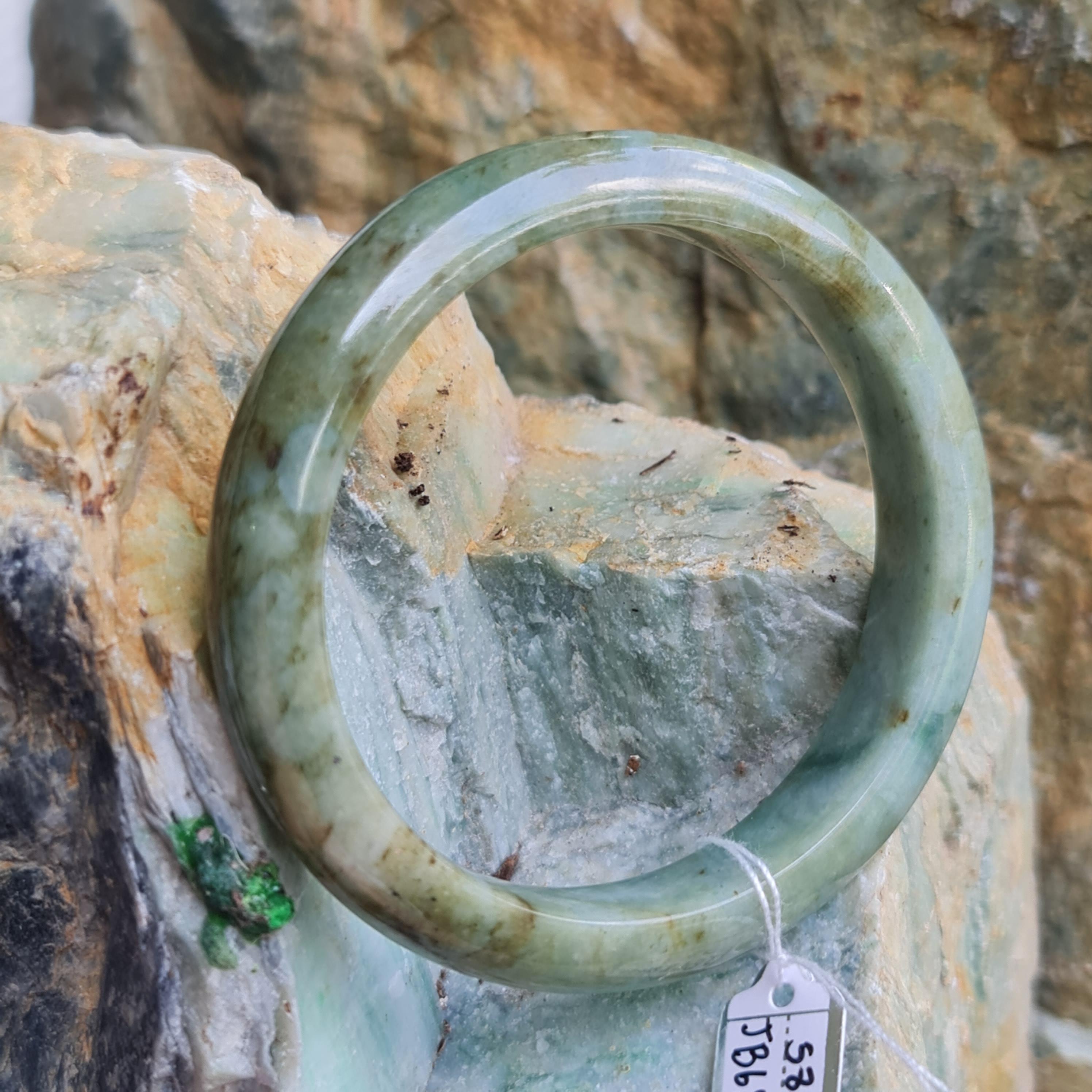 JB6804132 หยก พม่า แท้ Jade กำไลหยก 58.5 มม. (Jadeite bracelet) พม่า (Myanmar)