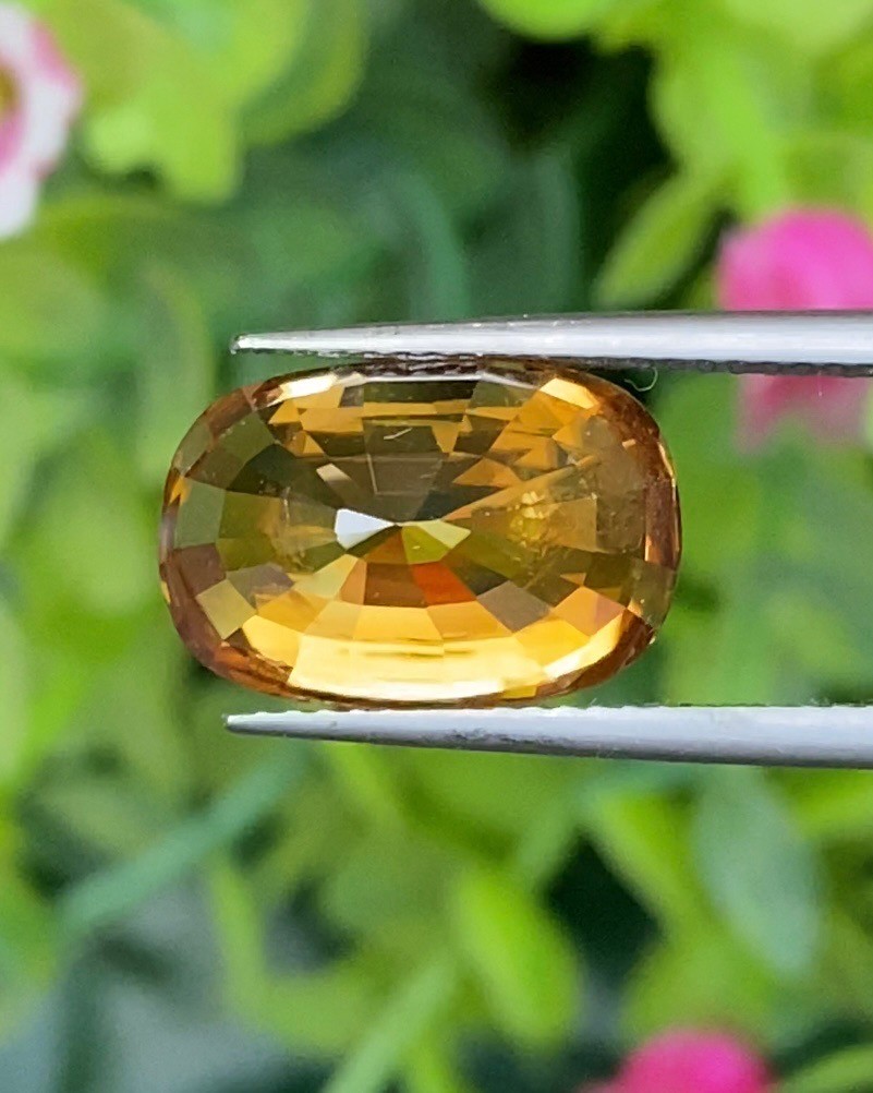 พลอย เพทาย Natural Zircon 10.11 กะรัต (Cts.) พลอยแท้อัญมณีมงคล ประจําวันเกิด เครื่องประดับพลอย