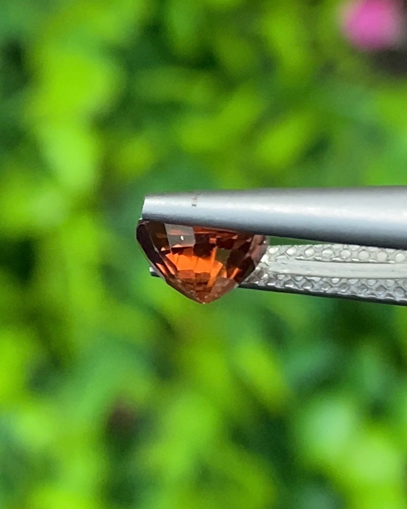 พลอย เพทาย Natural Zircon 1.51 กะรัต (Cts.) พลอยแท้อัญมณีมงคล ประจําวันเกิด เครื่องประดับพลอย