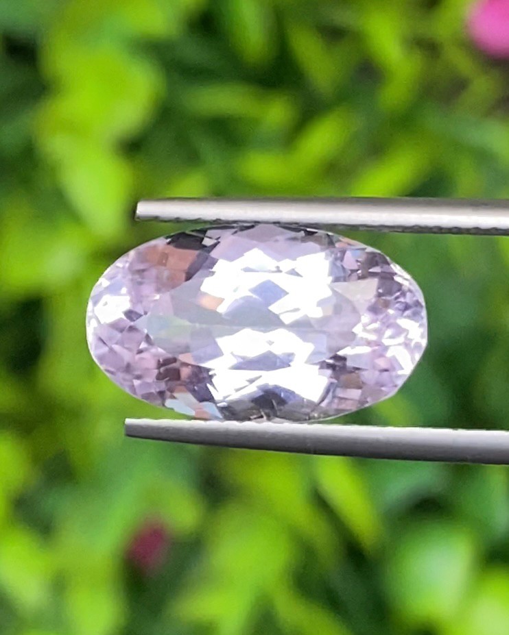 พลอย คุนไซท์ Kunzite 9.05 กะรัต (Cts.) พลอยแท้อัญมณีมงคล ประจําวันเกิด เครื่องประดับพลอย